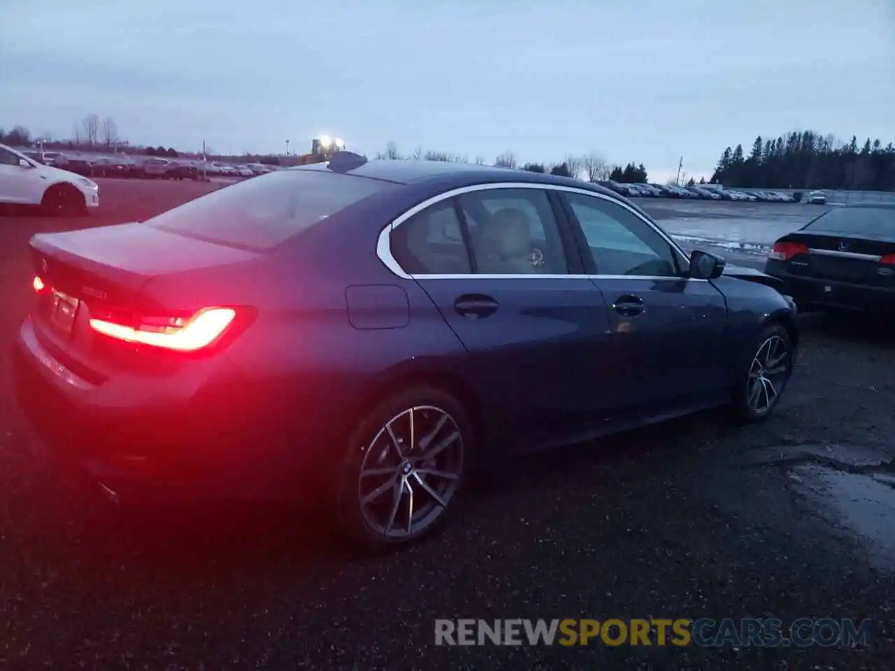 3 Photograph of a damaged car 3MW5R7J02N8C37103 BMW 3 SERIES 2022