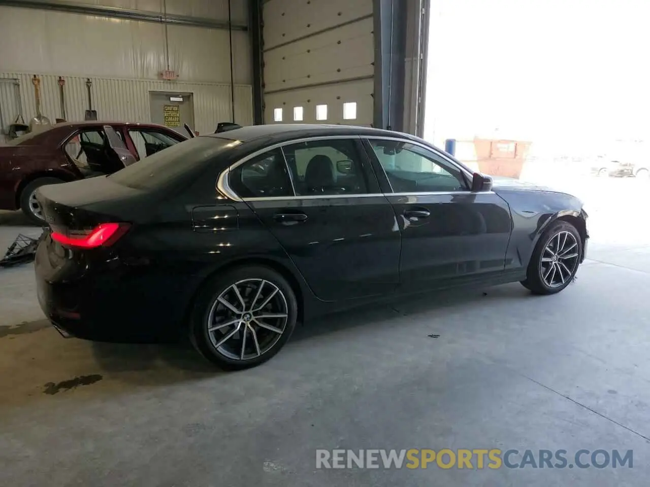 3 Photograph of a damaged car 3MW5R7J03N8C29897 BMW 3 SERIES 2022