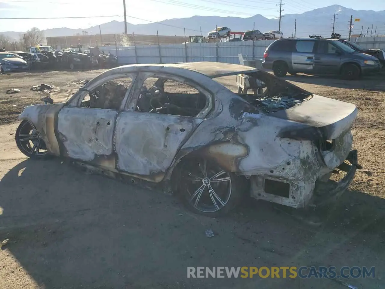 2 Photograph of a damaged car 3MW5R7J03N8C42519 BMW 3 SERIES 2022