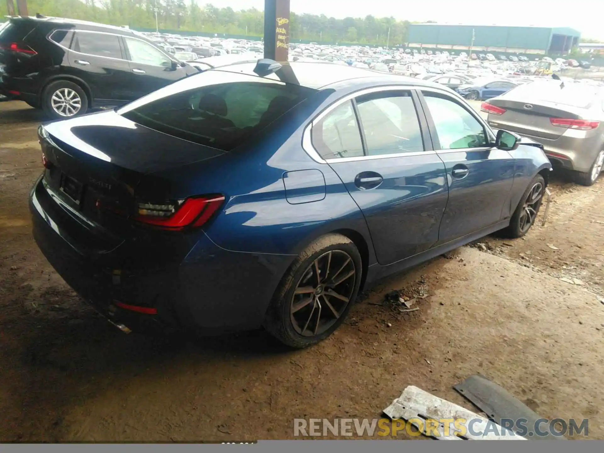 4 Photograph of a damaged car 3MW5R7J03N8C55612 BMW 3 SERIES 2022