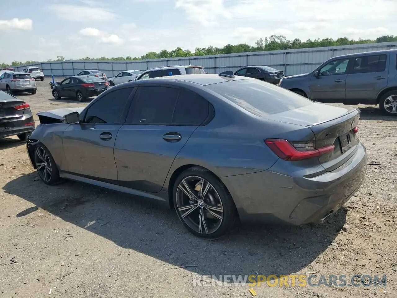 2 Photograph of a damaged car 3MW5R7J04N8C34395 BMW 3 SERIES 2022