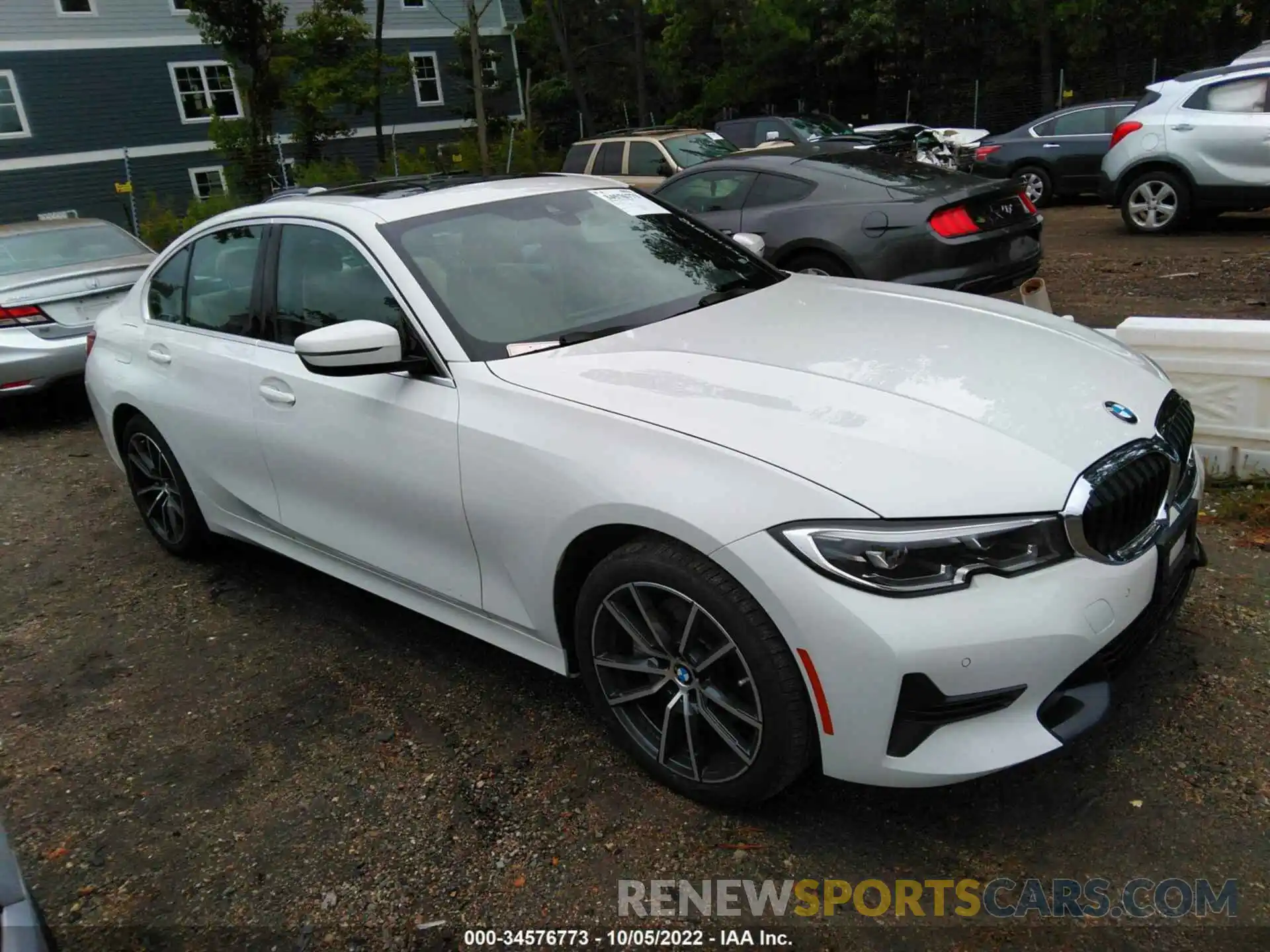 1 Photograph of a damaged car 3MW5R7J04N8C67123 BMW 3 SERIES 2022