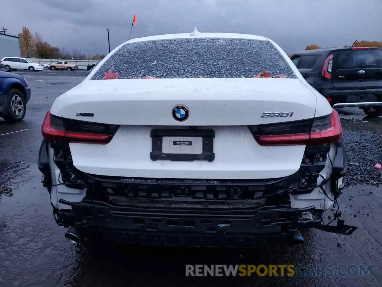 6 Photograph of a damaged car 3MW5R7J05N8C37015 BMW 3 SERIES 2022