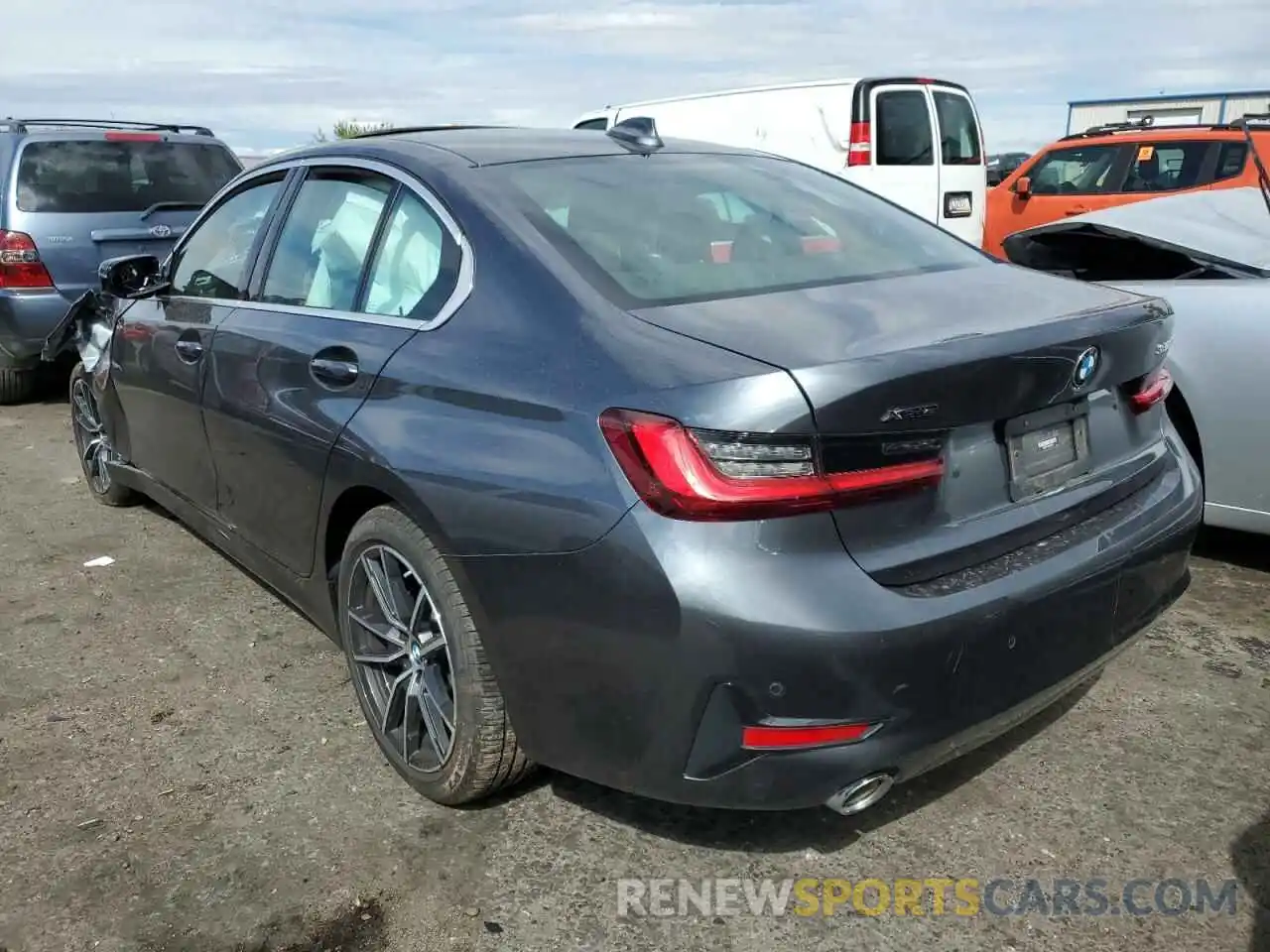 2 Photograph of a damaged car 3MW5R7J05N8C63064 BMW 3 SERIES 2022