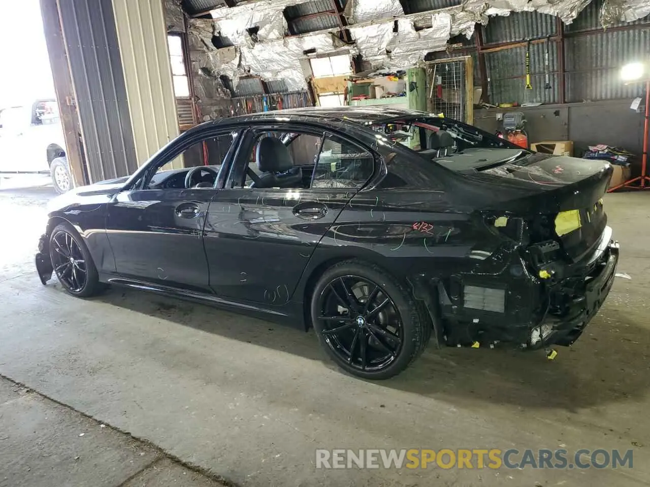 2 Photograph of a damaged car 3MW5R7J06N8C66944 BMW 3 SERIES 2022