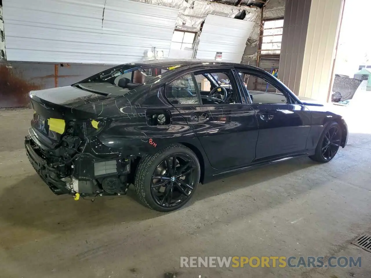 3 Photograph of a damaged car 3MW5R7J06N8C66944 BMW 3 SERIES 2022