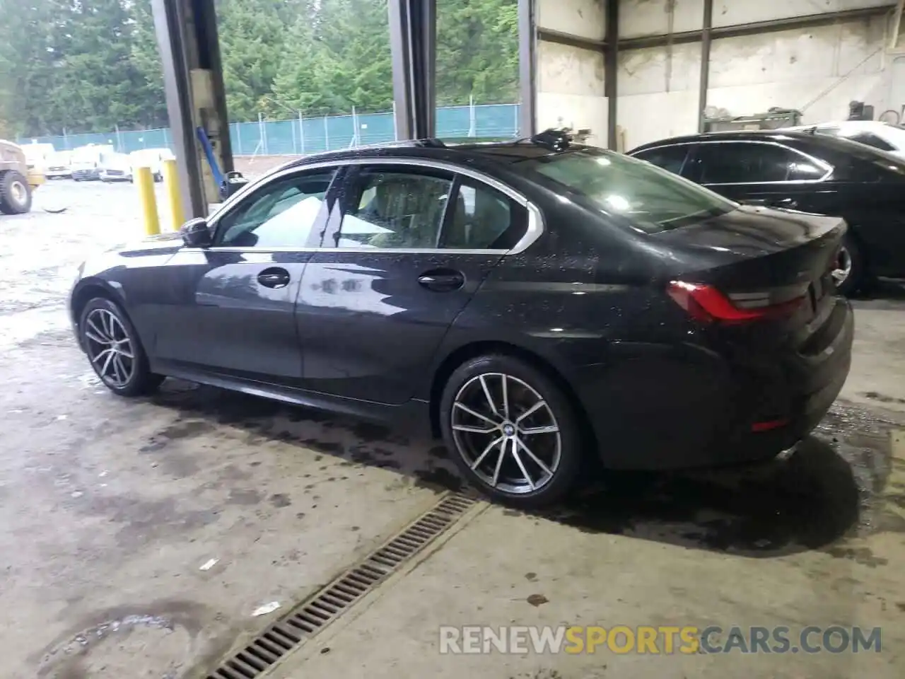 2 Photograph of a damaged car 3MW5R7J07N8C70064 BMW 3 SERIES 2022