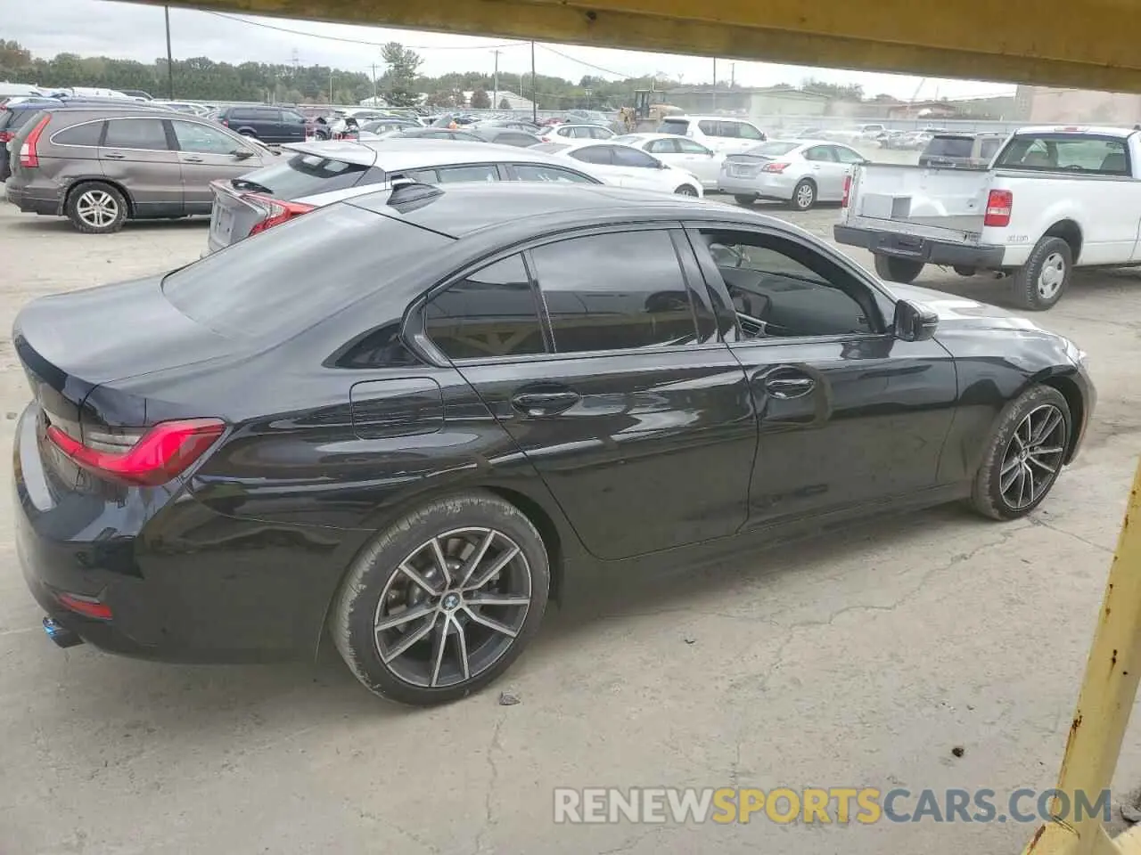 3 Photograph of a damaged car 3MW5R7J08N8C24663 BMW 3 SERIES 2022