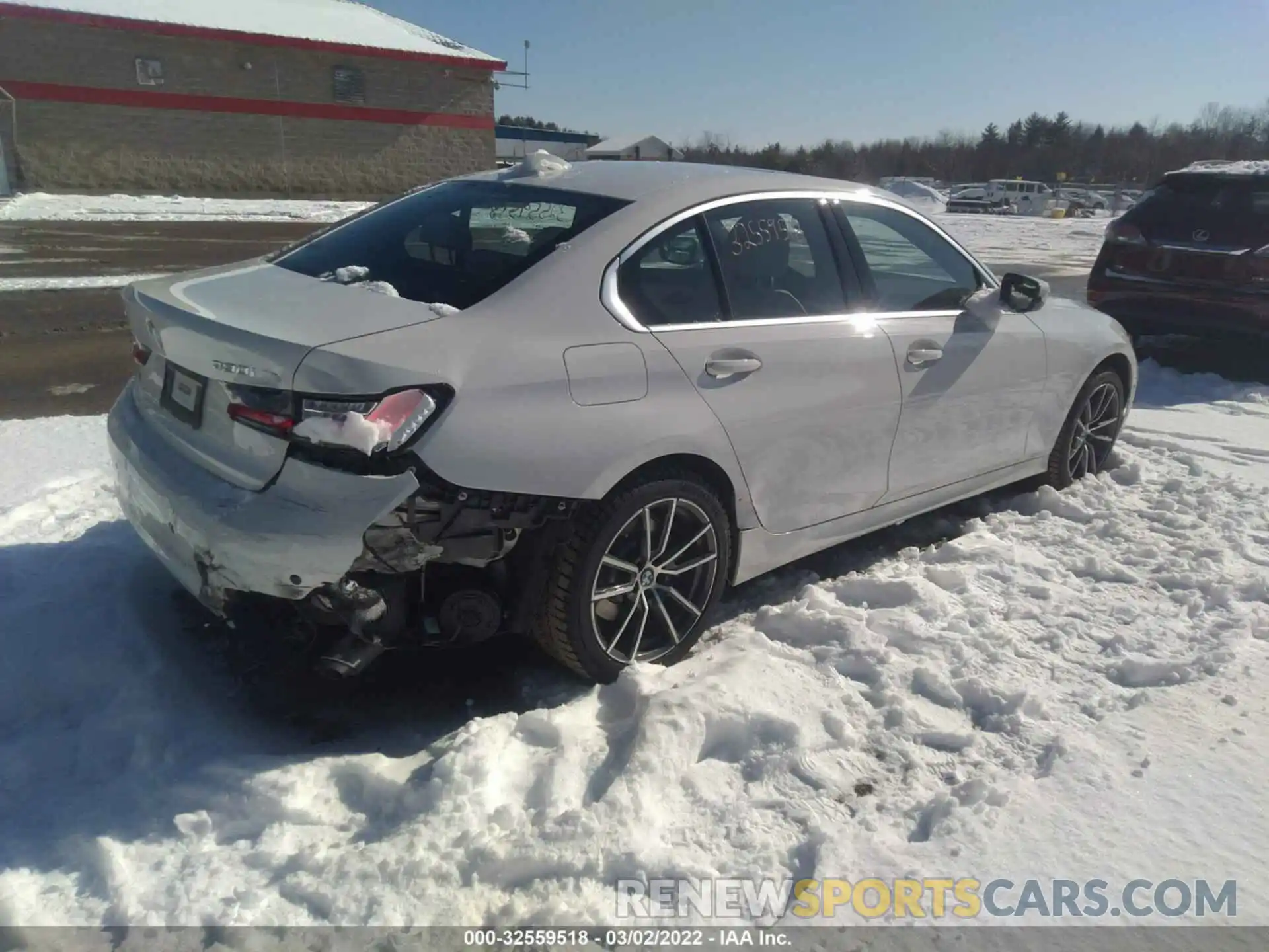 4 Photograph of a damaged car 3MW5R7J08N8C43097 BMW 3 SERIES 2022