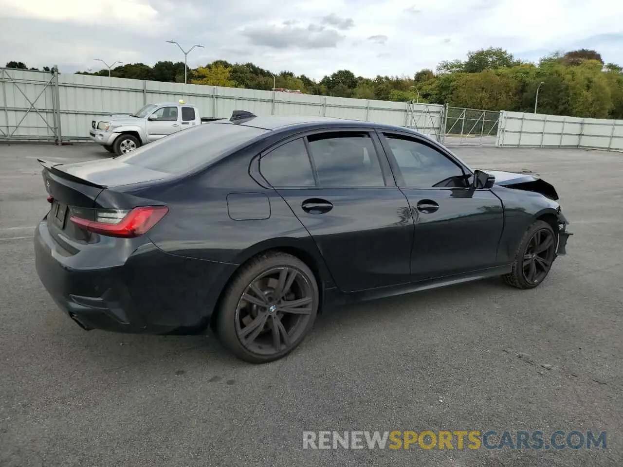 3 Photograph of a damaged car 3MW5R7J08N8C49661 BMW 3 SERIES 2022