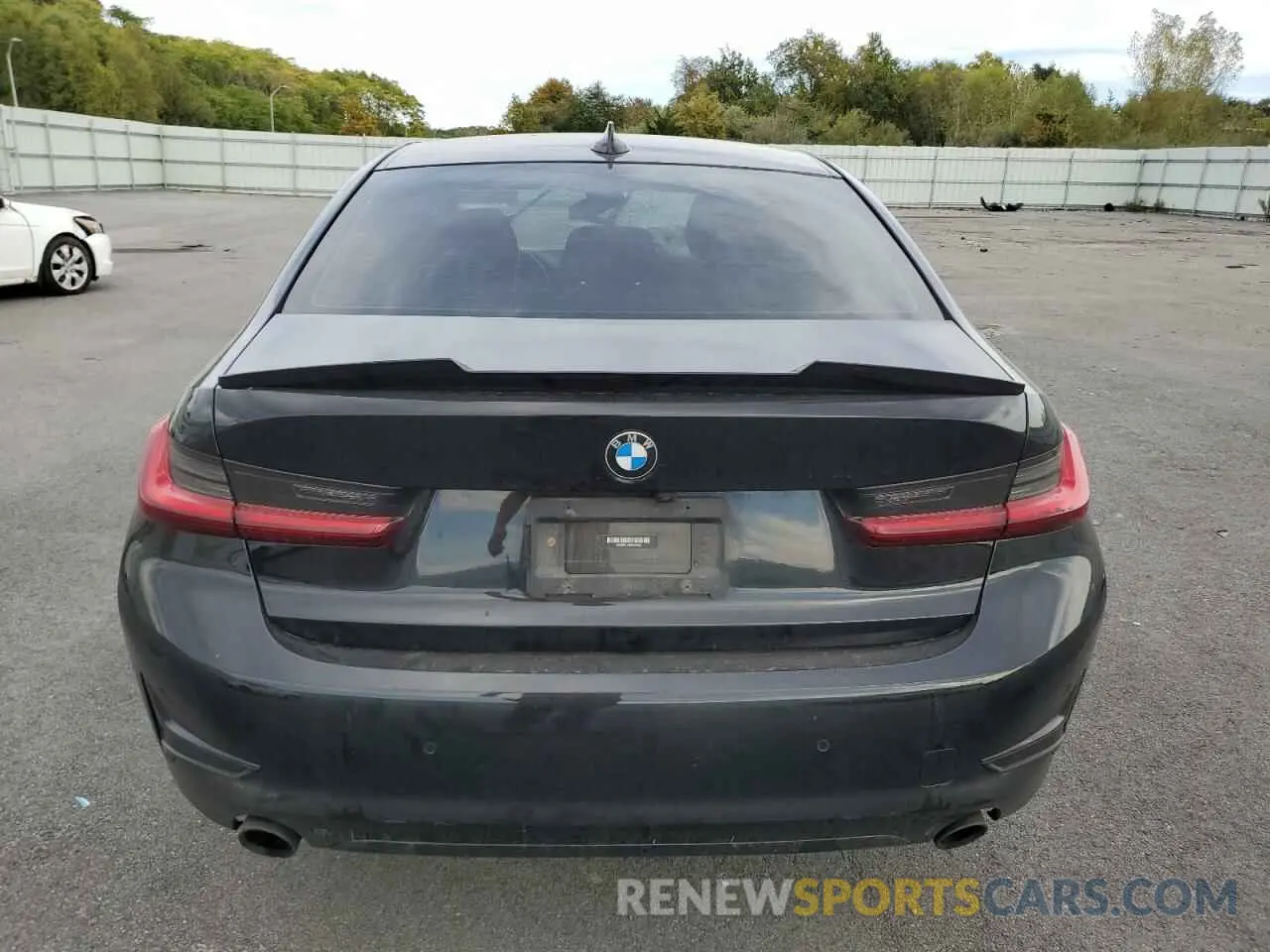 6 Photograph of a damaged car 3MW5R7J08N8C49661 BMW 3 SERIES 2022