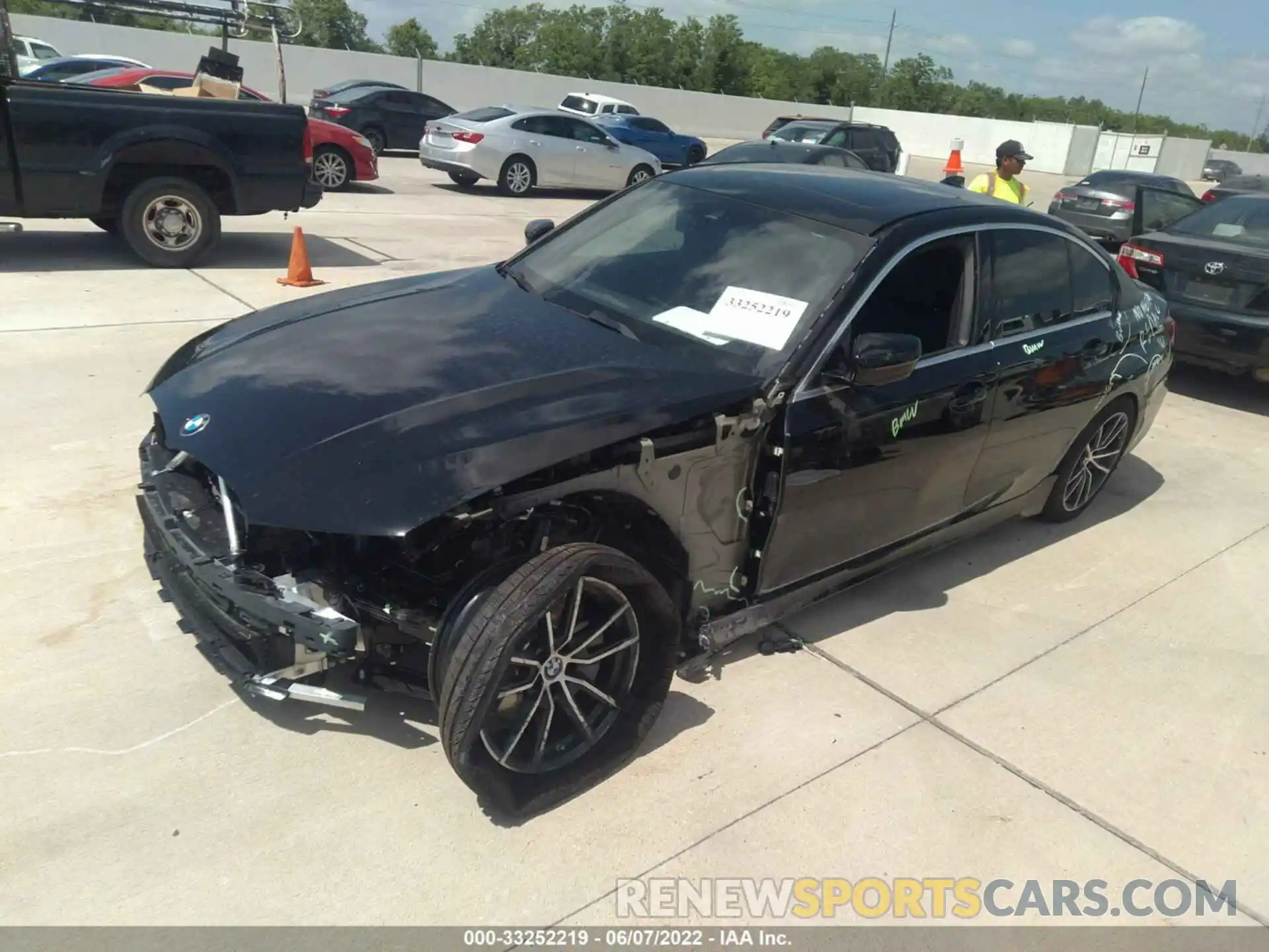 2 Photograph of a damaged car 3MW5R7J08N8C65732 BMW 3 SERIES 2022