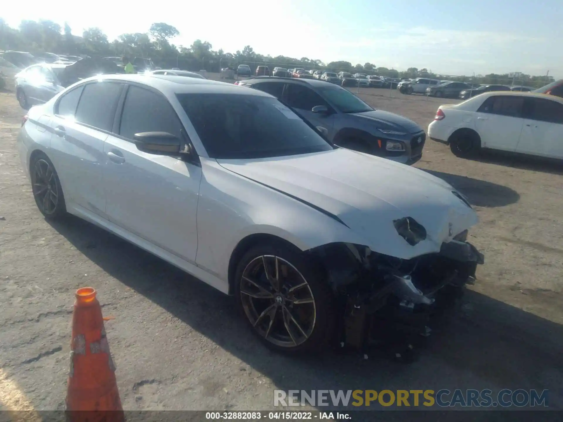 1 Photograph of a damaged car 3MW5U7J02N8C39352 BMW 3 SERIES 2022