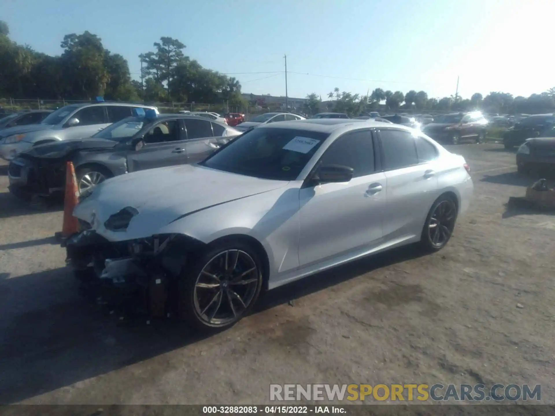 2 Photograph of a damaged car 3MW5U7J02N8C39352 BMW 3 SERIES 2022