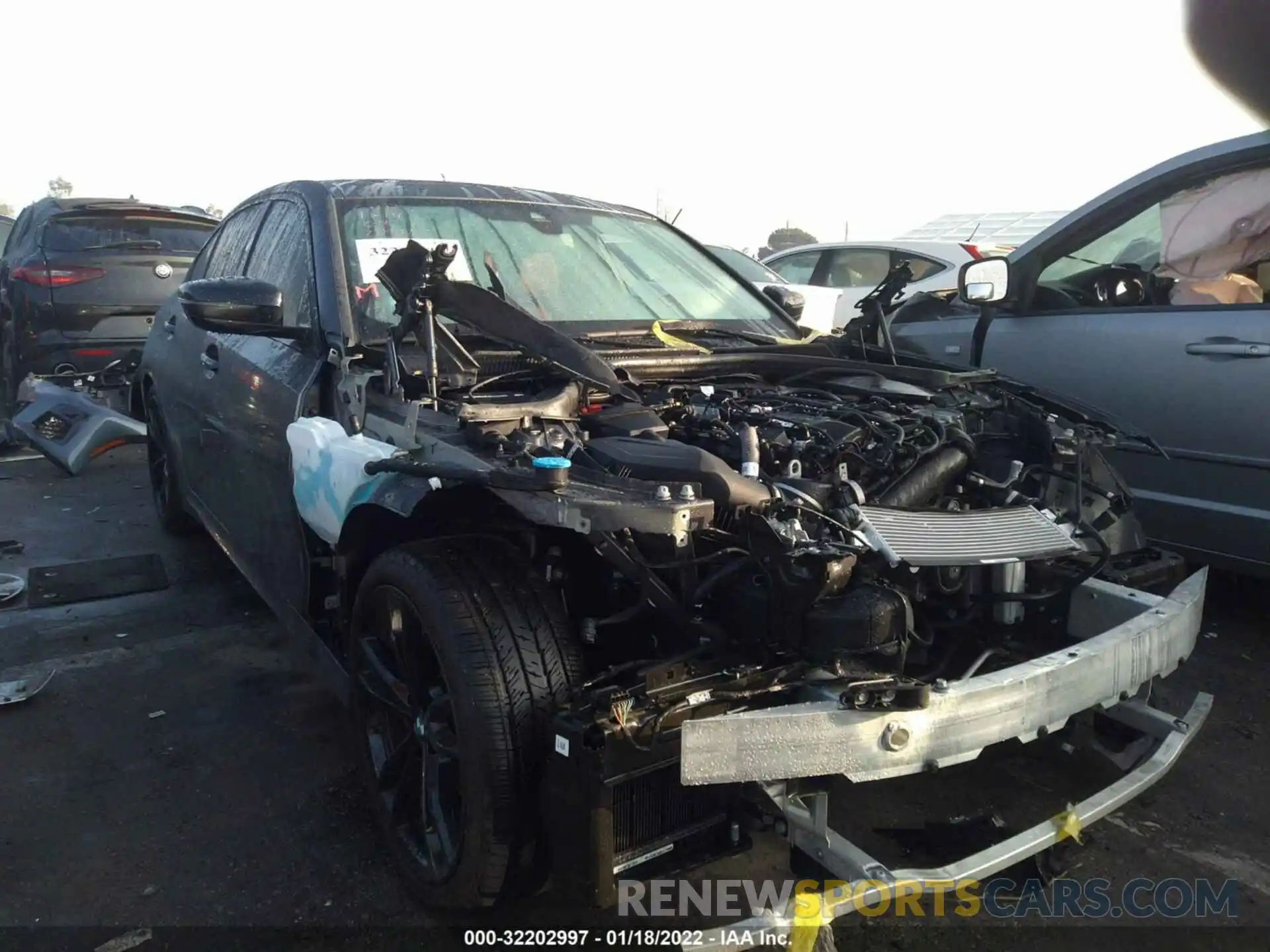 1 Photograph of a damaged car 3MW5U7J03N8C25072 BMW 3 SERIES 2022