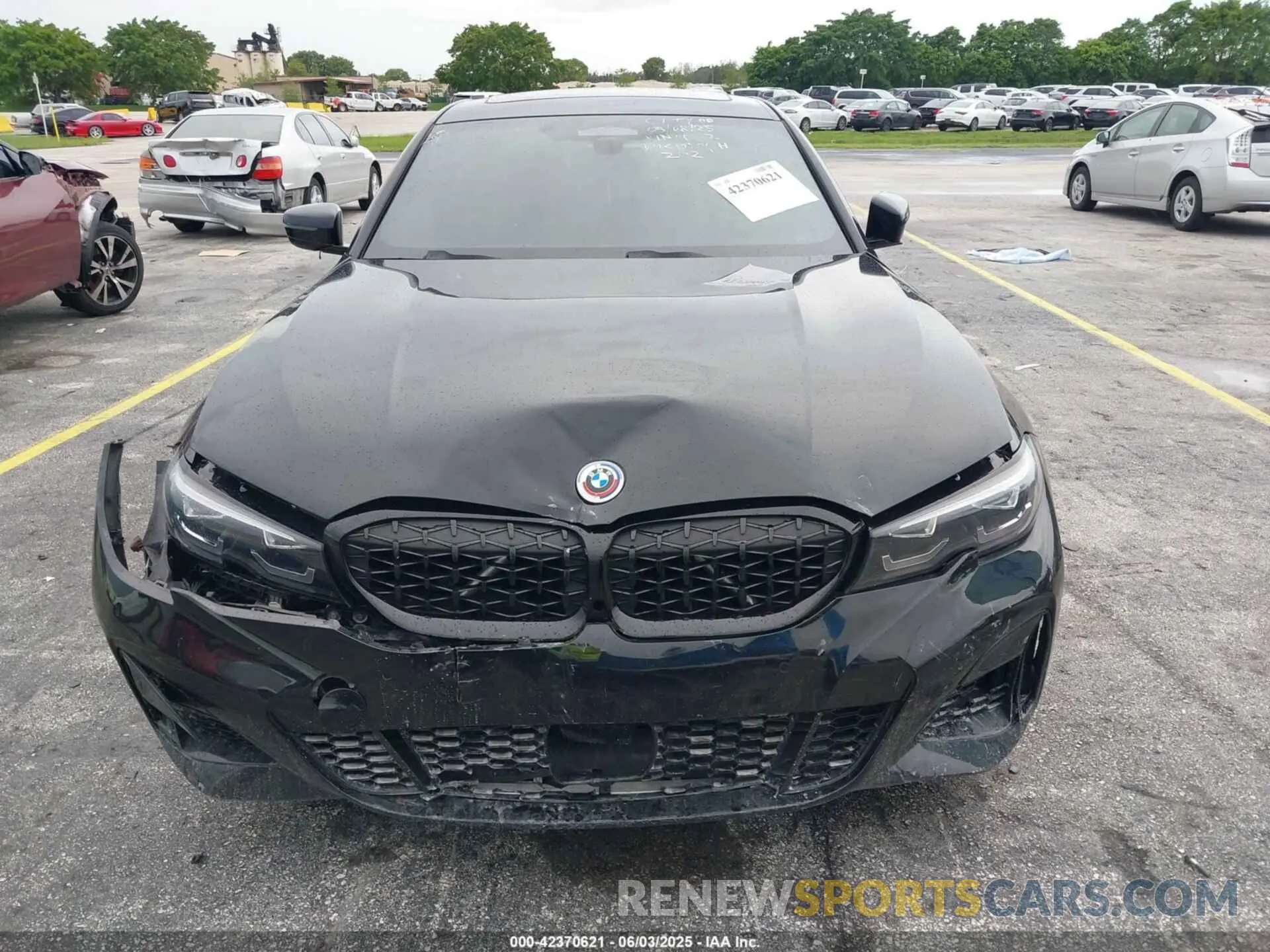 11 Photograph of a damaged car 3MW5U7J03N8C70092 BMW 3 SERIES 2022