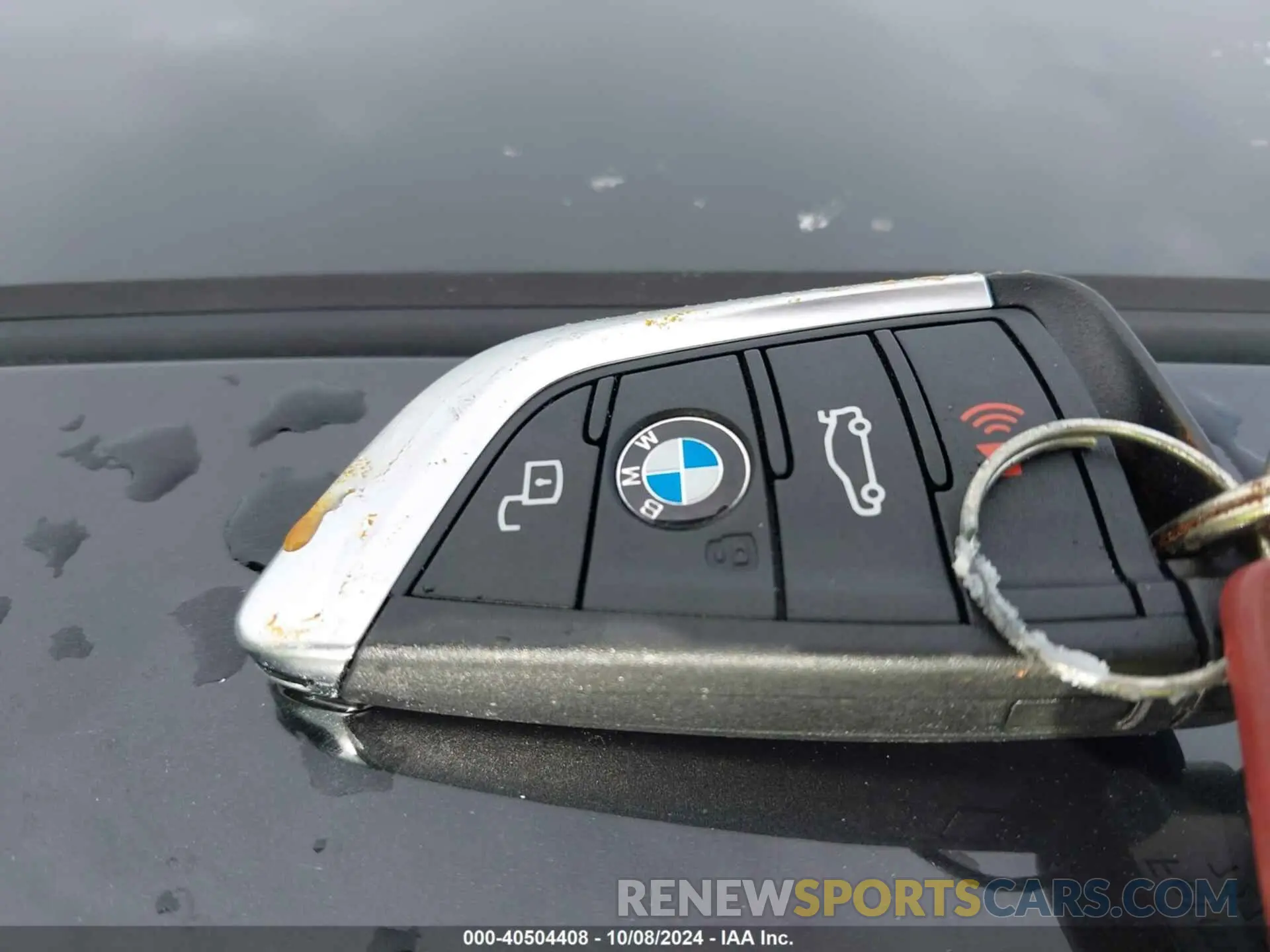 11 Photograph of a damaged car 3MW5U7J08N8C38349 BMW 3 SERIES 2022