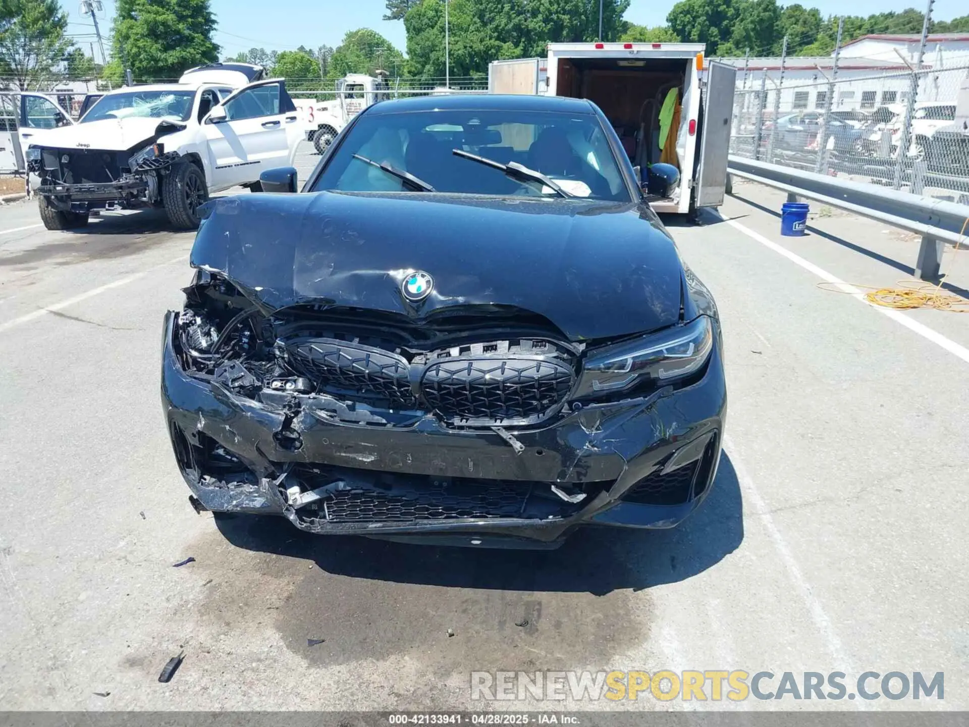12 Photograph of a damaged car 3MW5U7J0XN8C22914 BMW 3 SERIES 2022