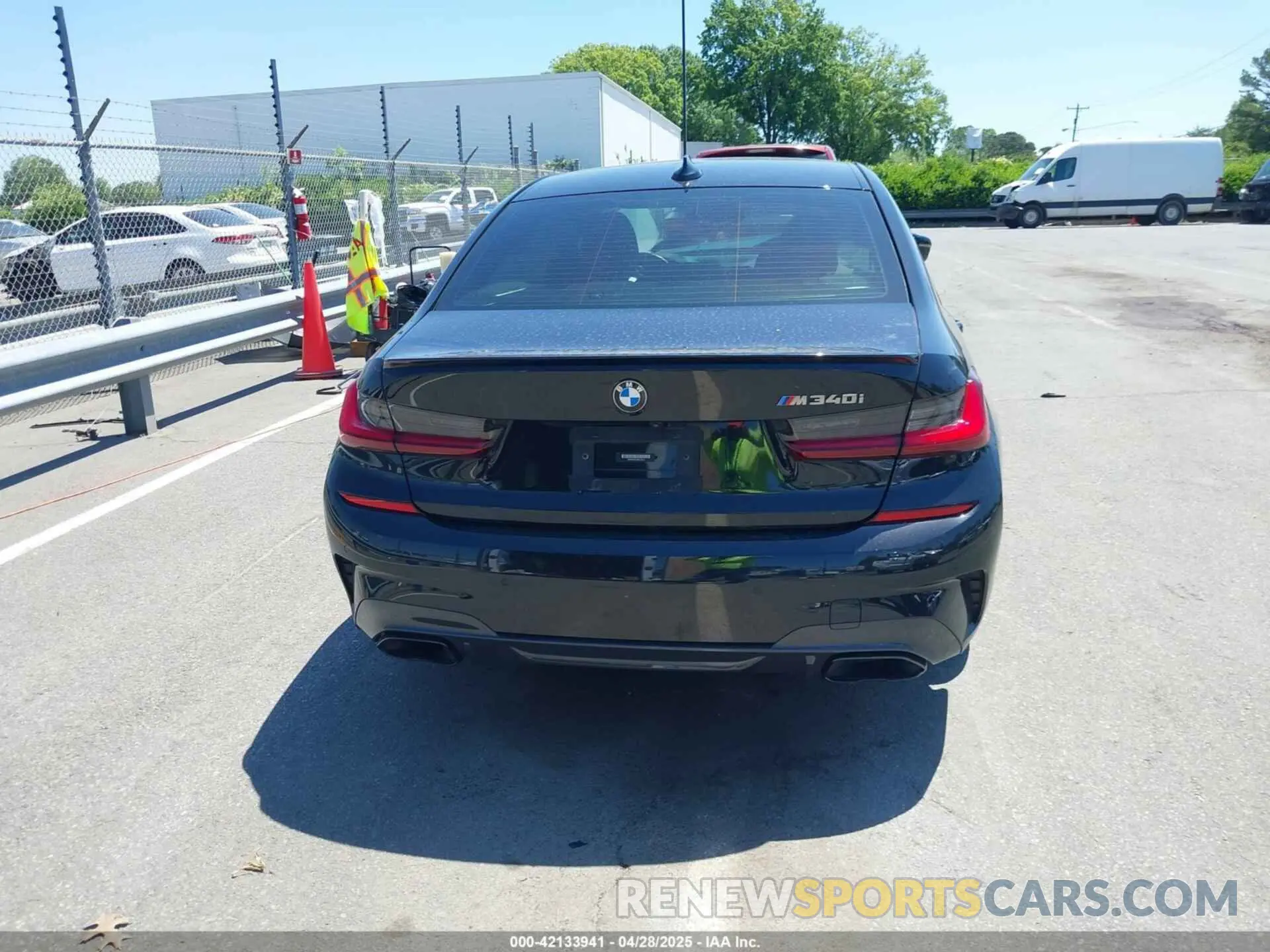 16 Photograph of a damaged car 3MW5U7J0XN8C22914 BMW 3 SERIES 2022