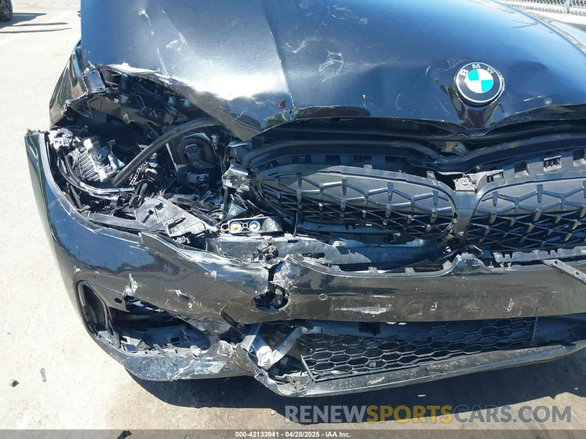 6 Photograph of a damaged car 3MW5U7J0XN8C22914 BMW 3 SERIES 2022