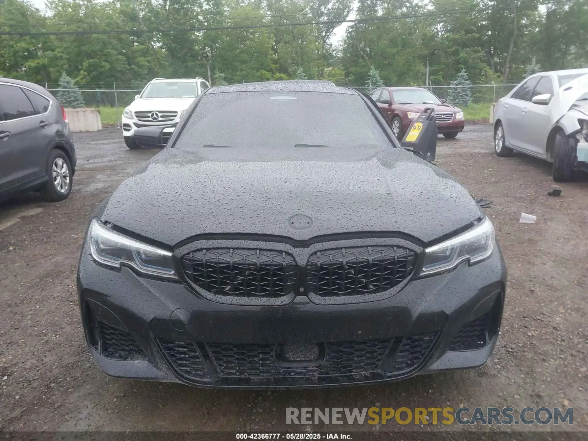 12 Photograph of a damaged car 3MW5U9J00N8C24859 BMW 3 SERIES 2022