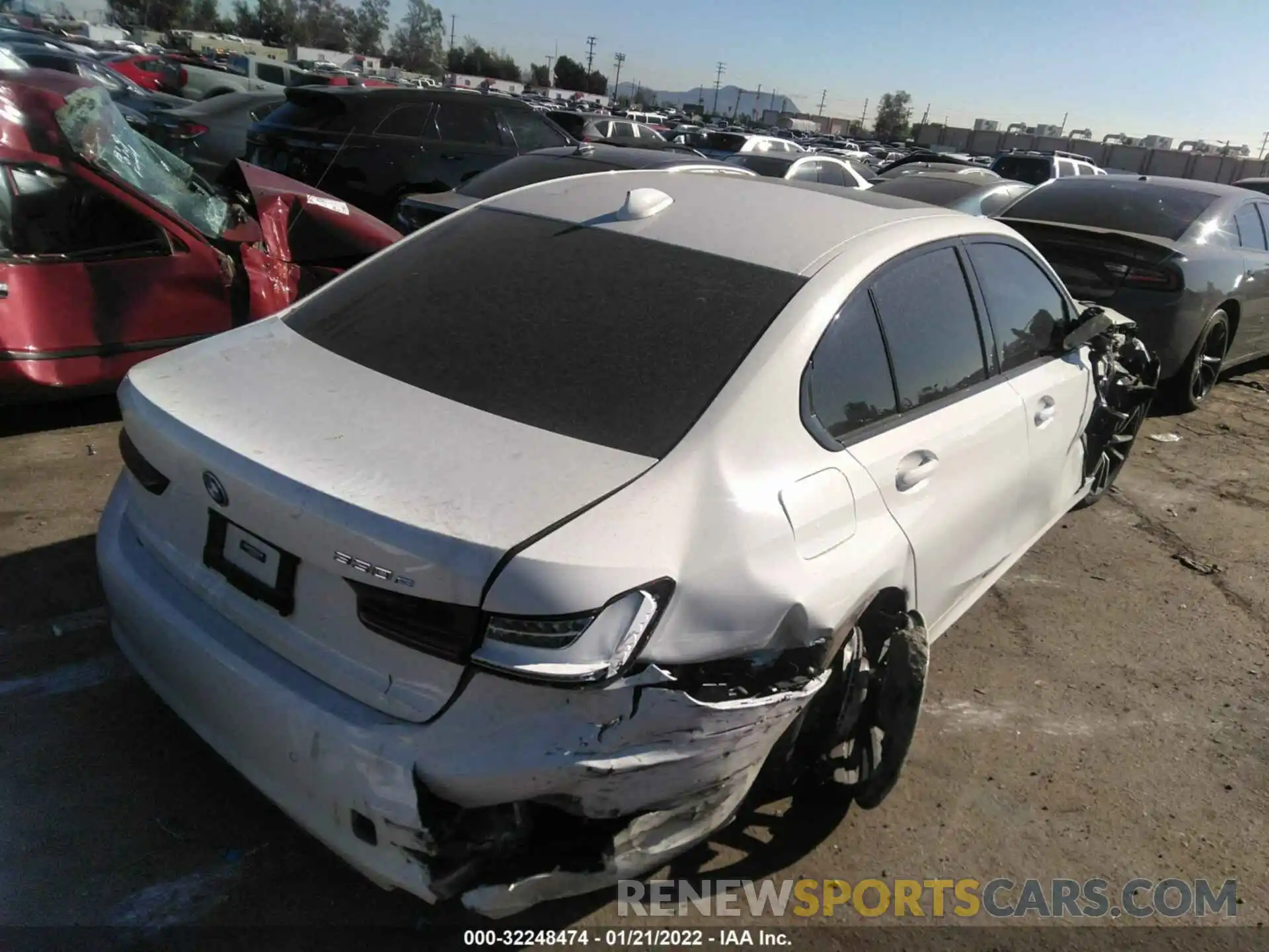 4 Photograph of a damaged car WBA5P7C00NFL77208 BMW 3 SERIES 2022