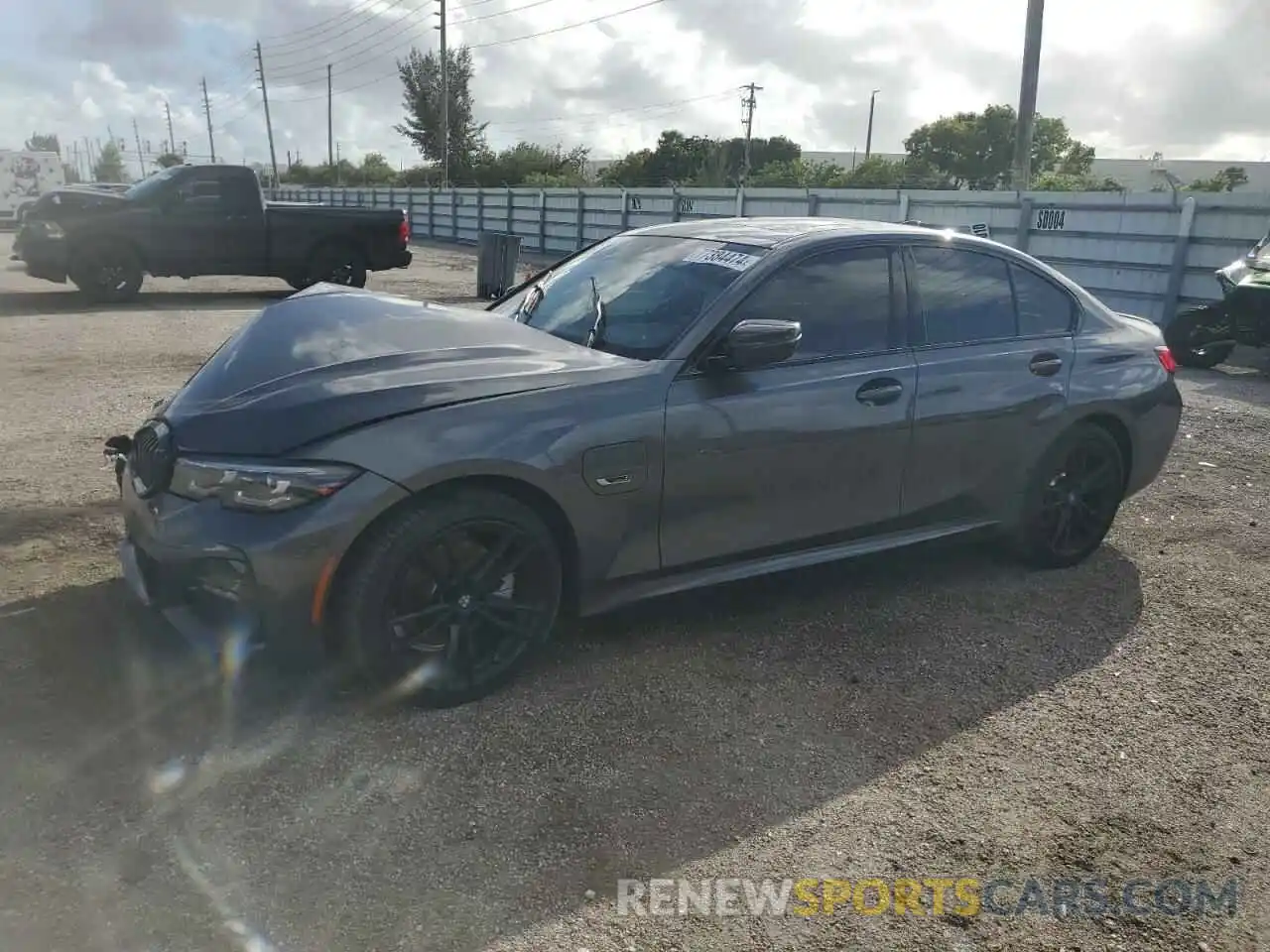 1 Photograph of a damaged car WBA5P7C02NFL66730 BMW 3 SERIES 2022