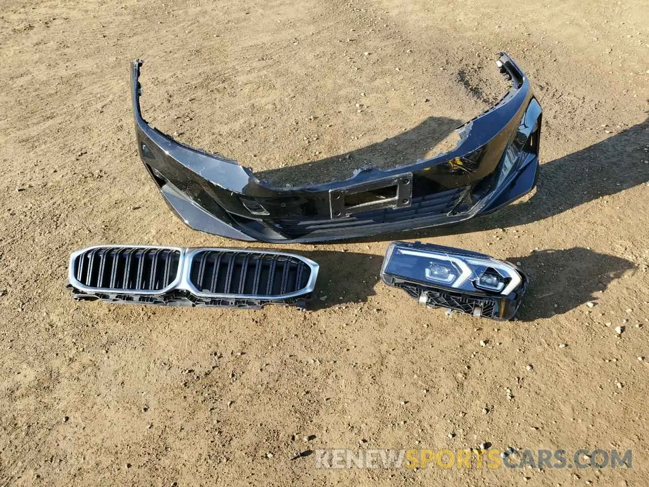 14 Photograph of a damaged car 3MW39FF01P8D02035 BMW 3 SERIES 2023