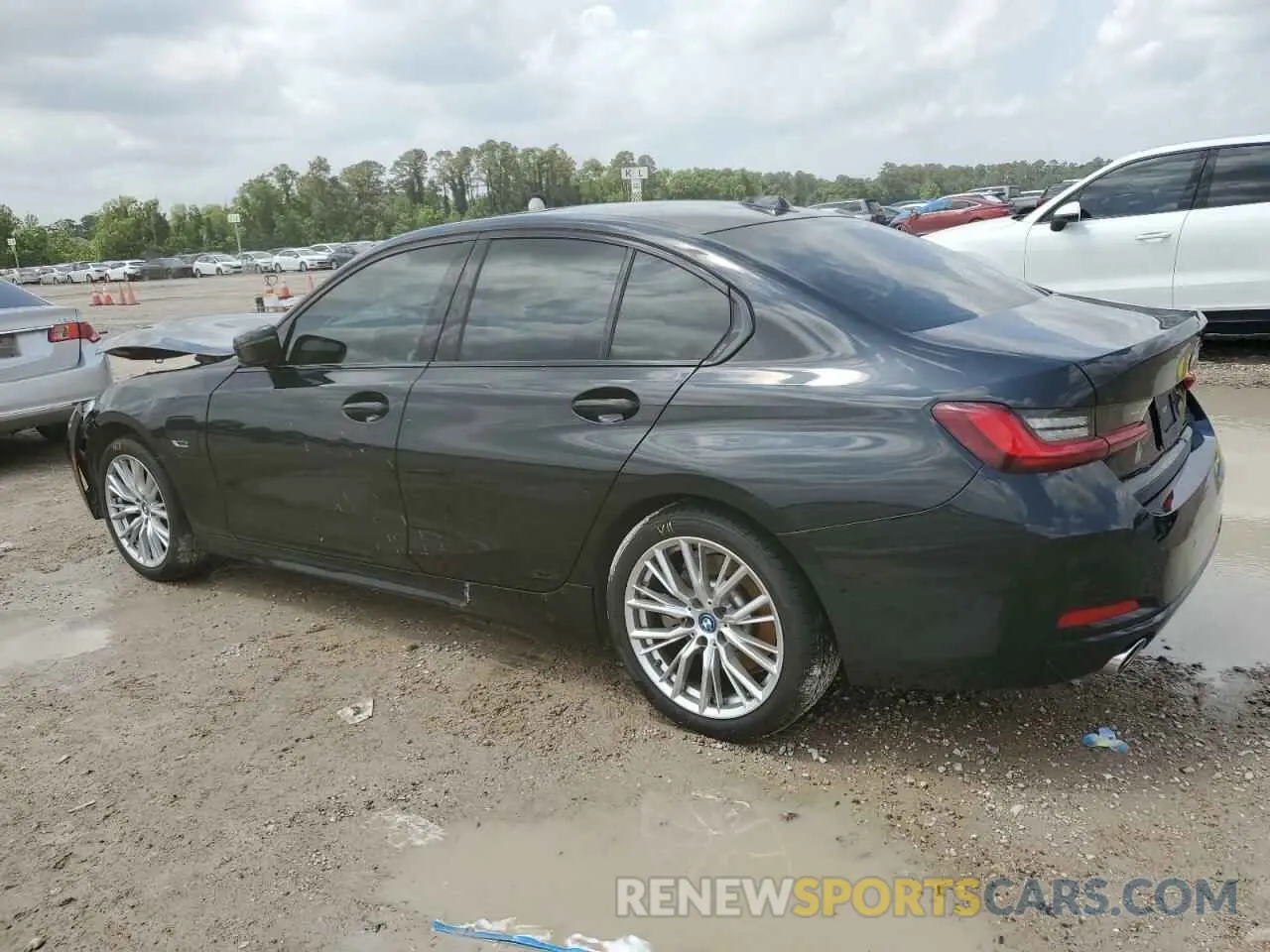 2 Photograph of a damaged car 3MW39FF01P8D04545 BMW 3 SERIES 2023