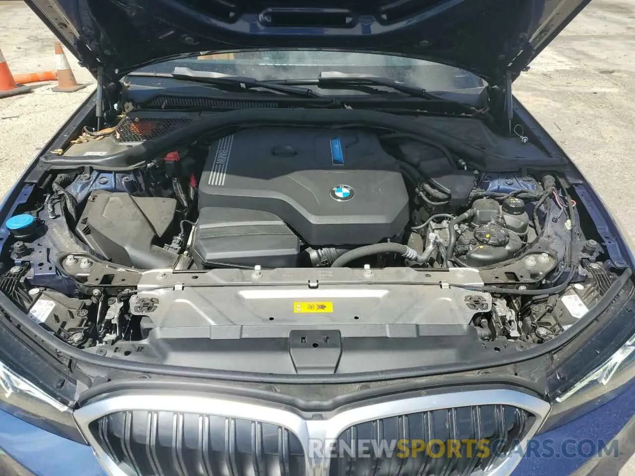 11 Photograph of a damaged car 3MW39FF0XP8D03121 BMW 3 SERIES 2023