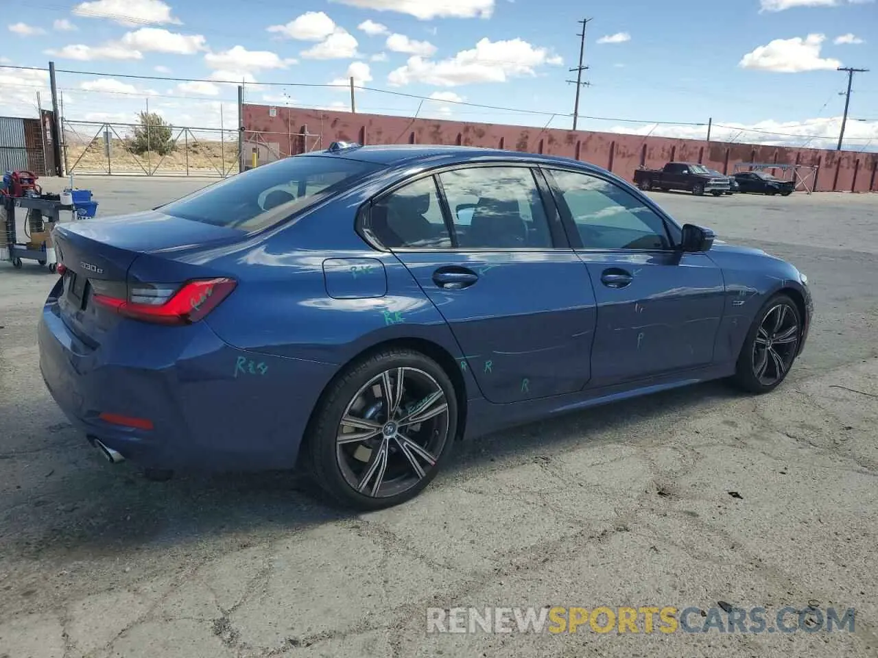 3 Photograph of a damaged car 3MW39FF0XP8D03121 BMW 3 SERIES 2023