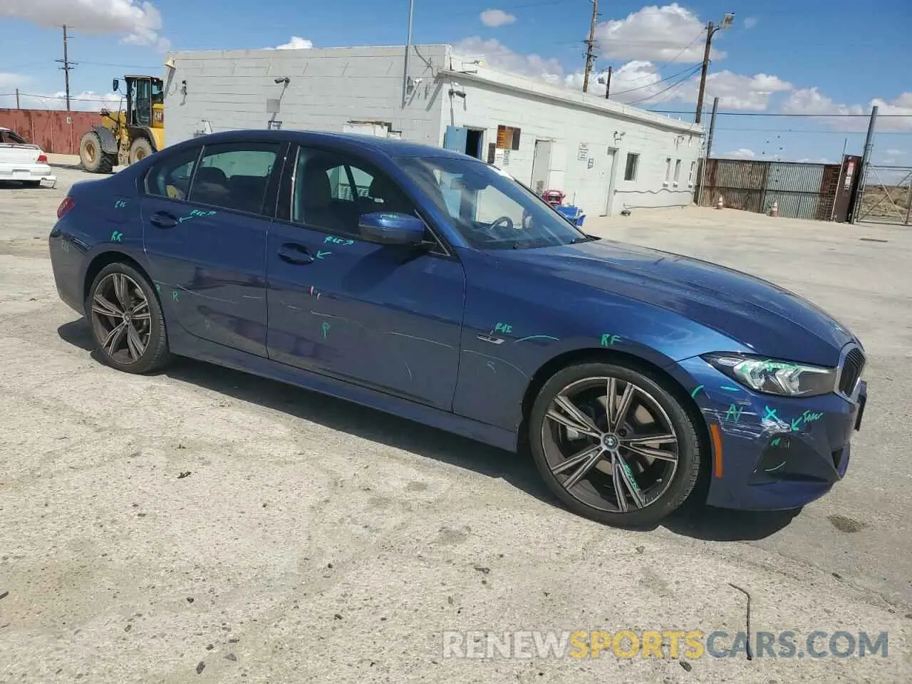 4 Photograph of a damaged car 3MW39FF0XP8D03121 BMW 3 SERIES 2023