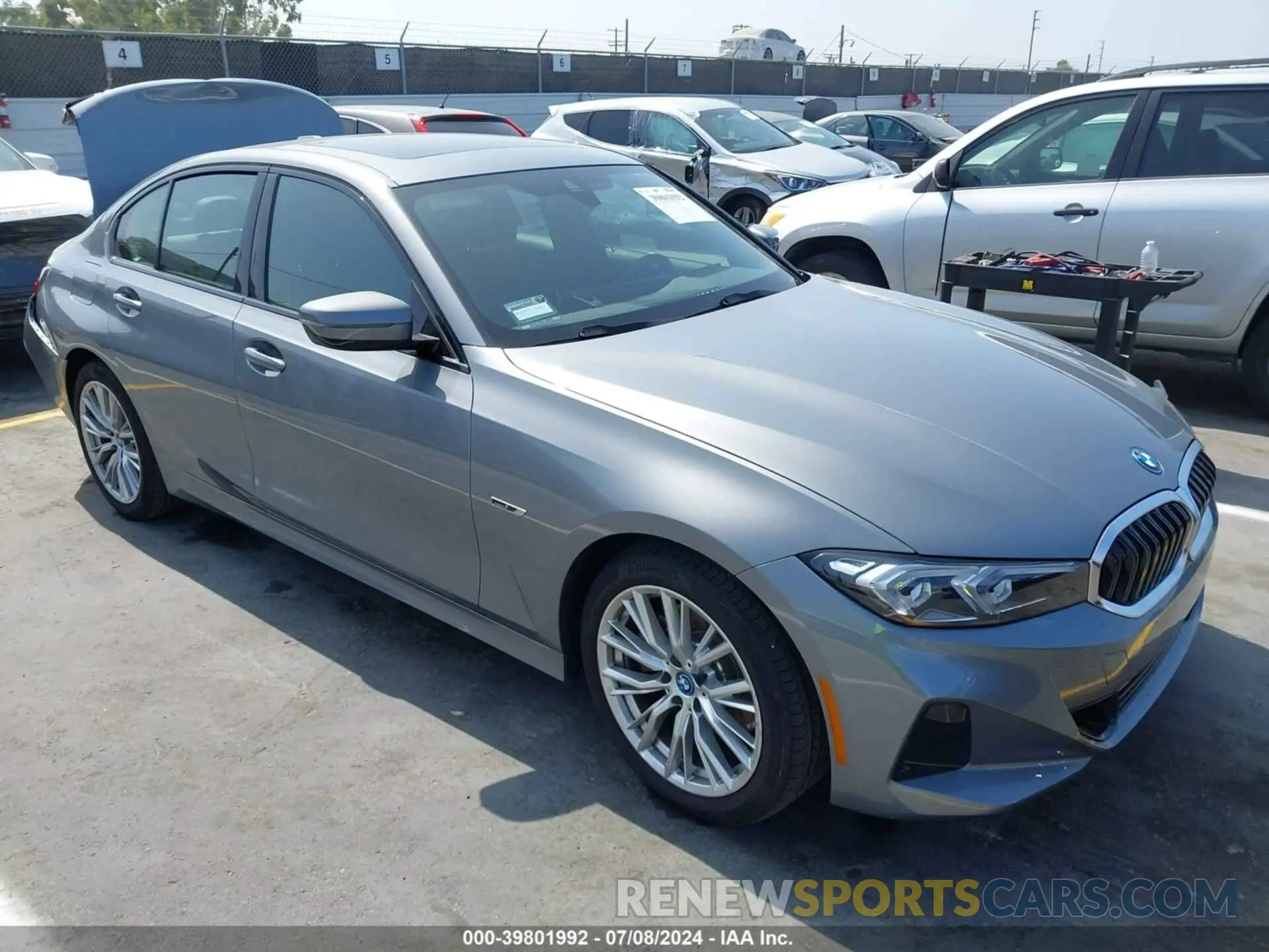 1 Photograph of a damaged car 3MW39FF0XP8D03376 BMW 3 SERIES 2023