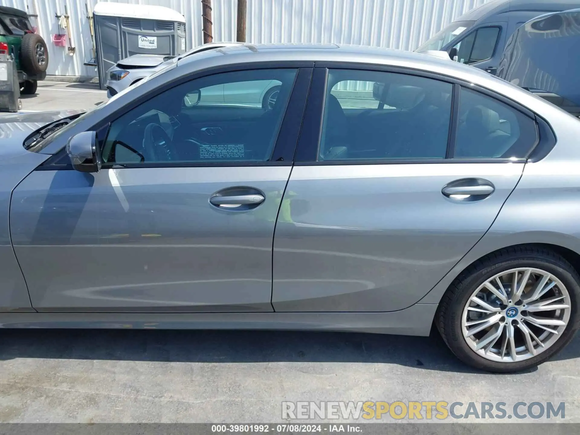 14 Photograph of a damaged car 3MW39FF0XP8D03376 BMW 3 SERIES 2023