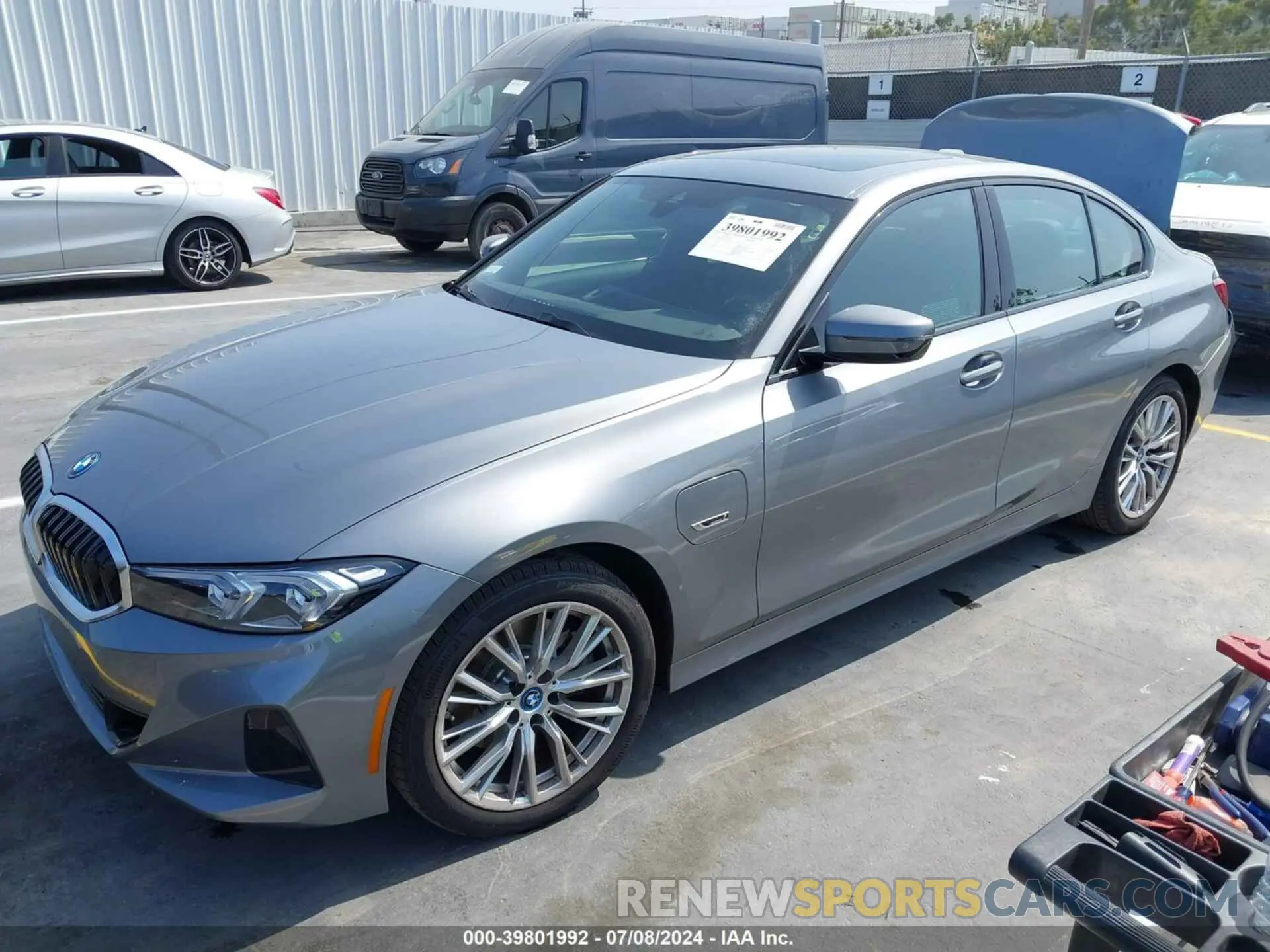 2 Photograph of a damaged car 3MW39FF0XP8D03376 BMW 3 SERIES 2023