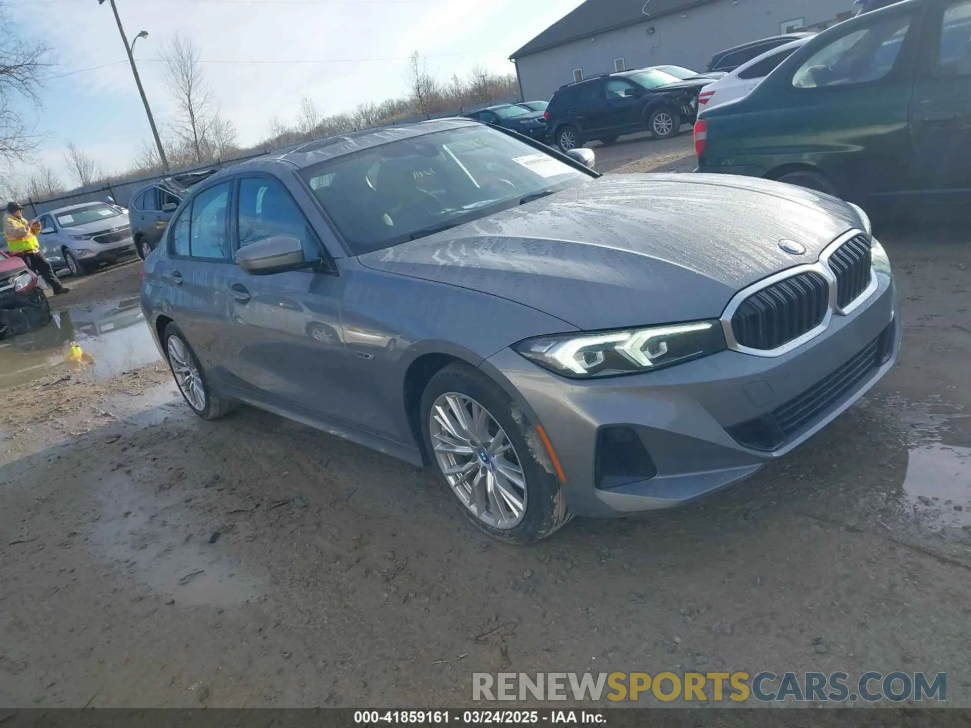 1 Photograph of a damaged car 3MW39FS01P8C81368 BMW 3 SERIES 2023