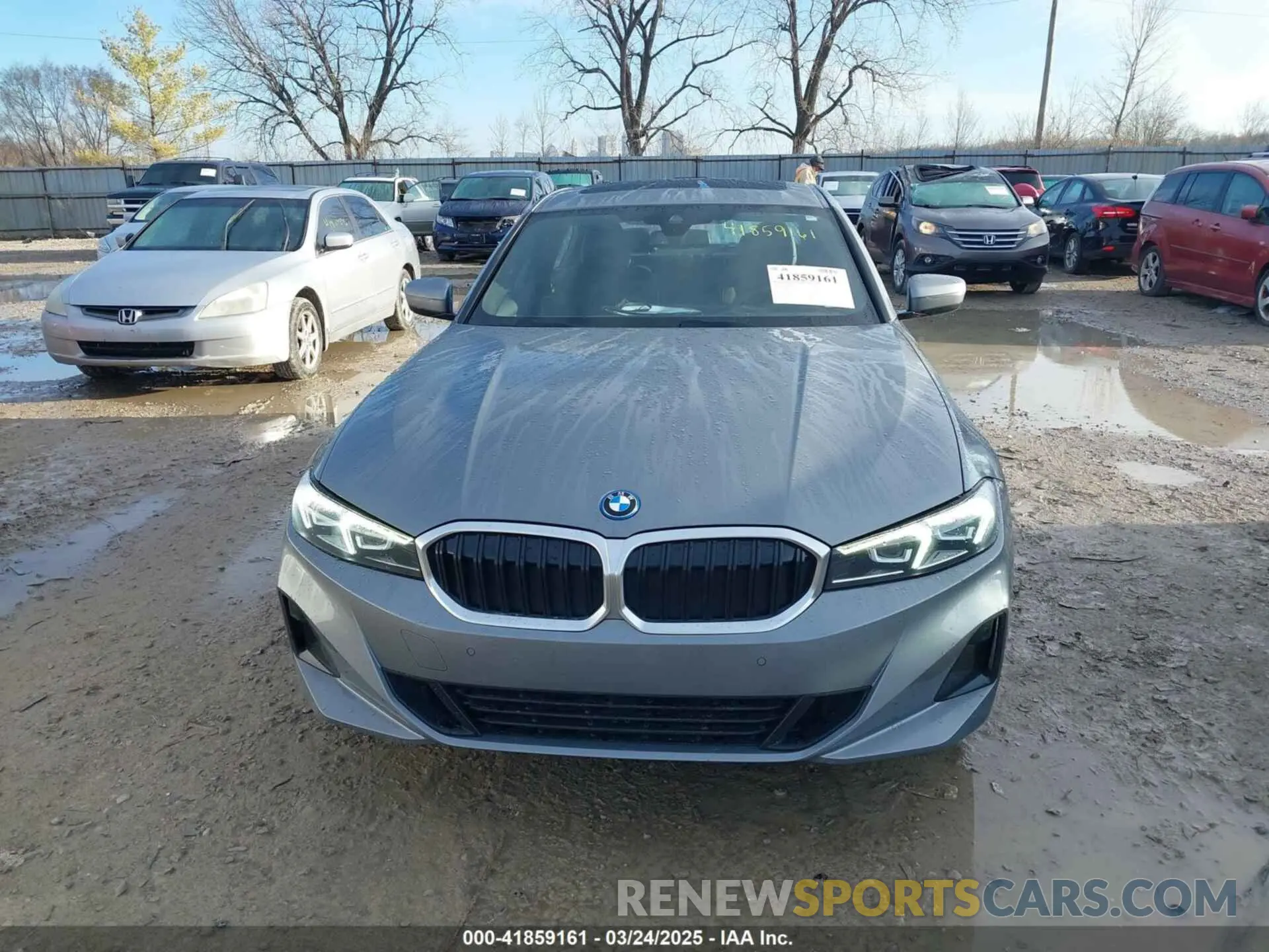12 Photograph of a damaged car 3MW39FS01P8C81368 BMW 3 SERIES 2023