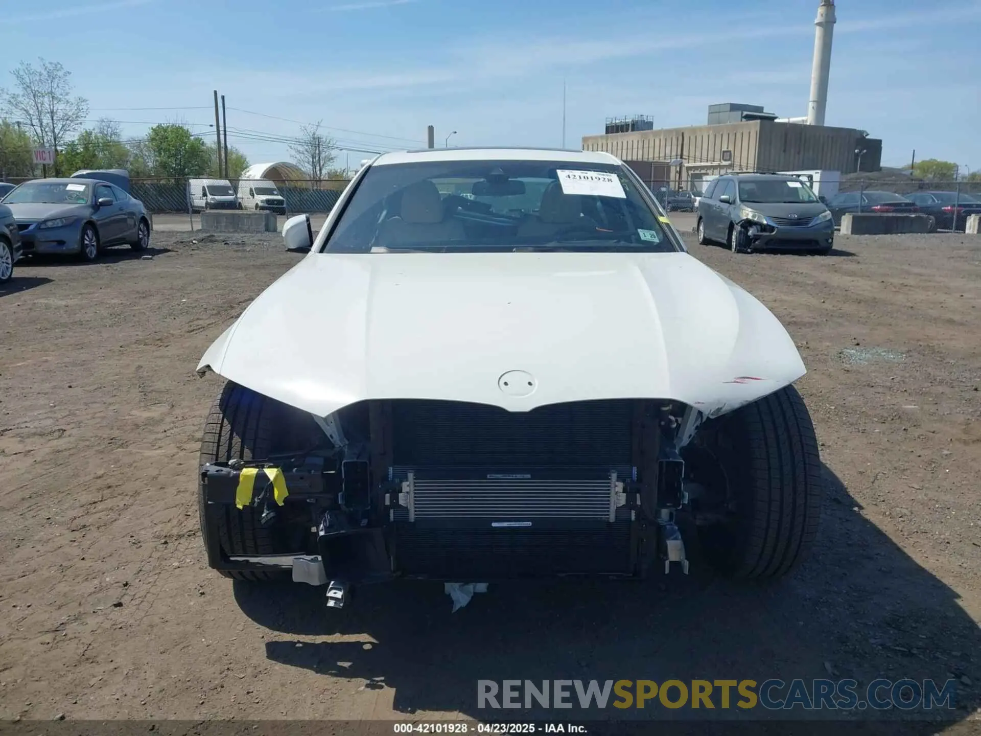 13 Photograph of a damaged car 3MW39FS02P8D03877 BMW 3 SERIES 2023