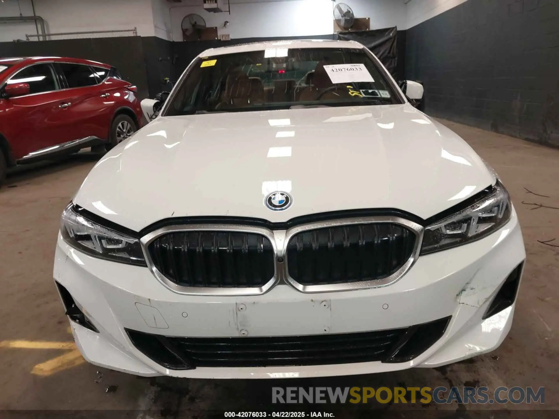 12 Photograph of a damaged car 3MW39FS05P8D20575 BMW 3 SERIES 2023
