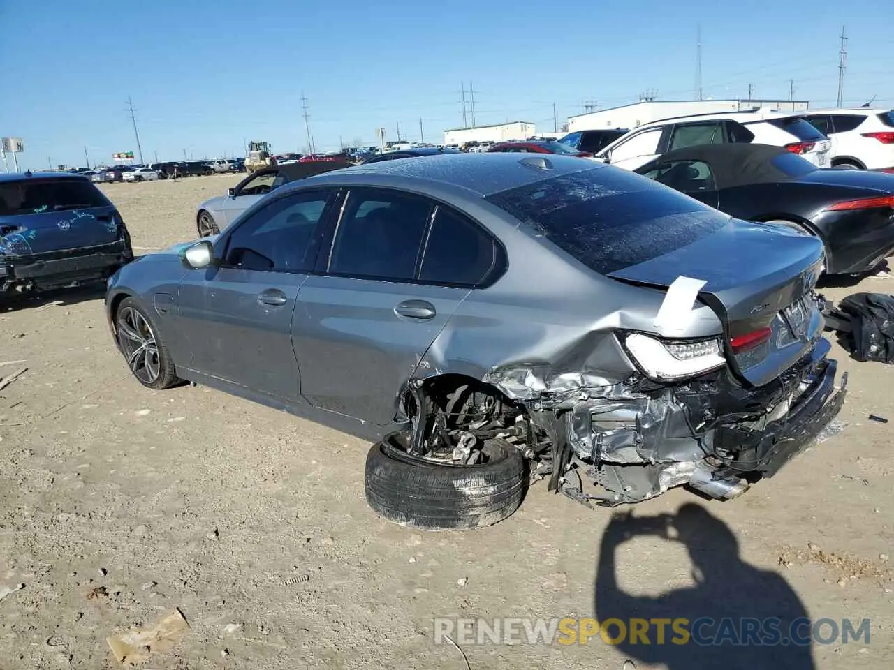 2 Photograph of a damaged car 3MW39FS07P8D00974 BMW 3 SERIES 2023