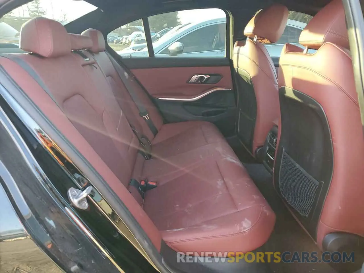 10 Photograph of a damaged car 3MW39FS09P8D11748 BMW 3 SERIES 2023