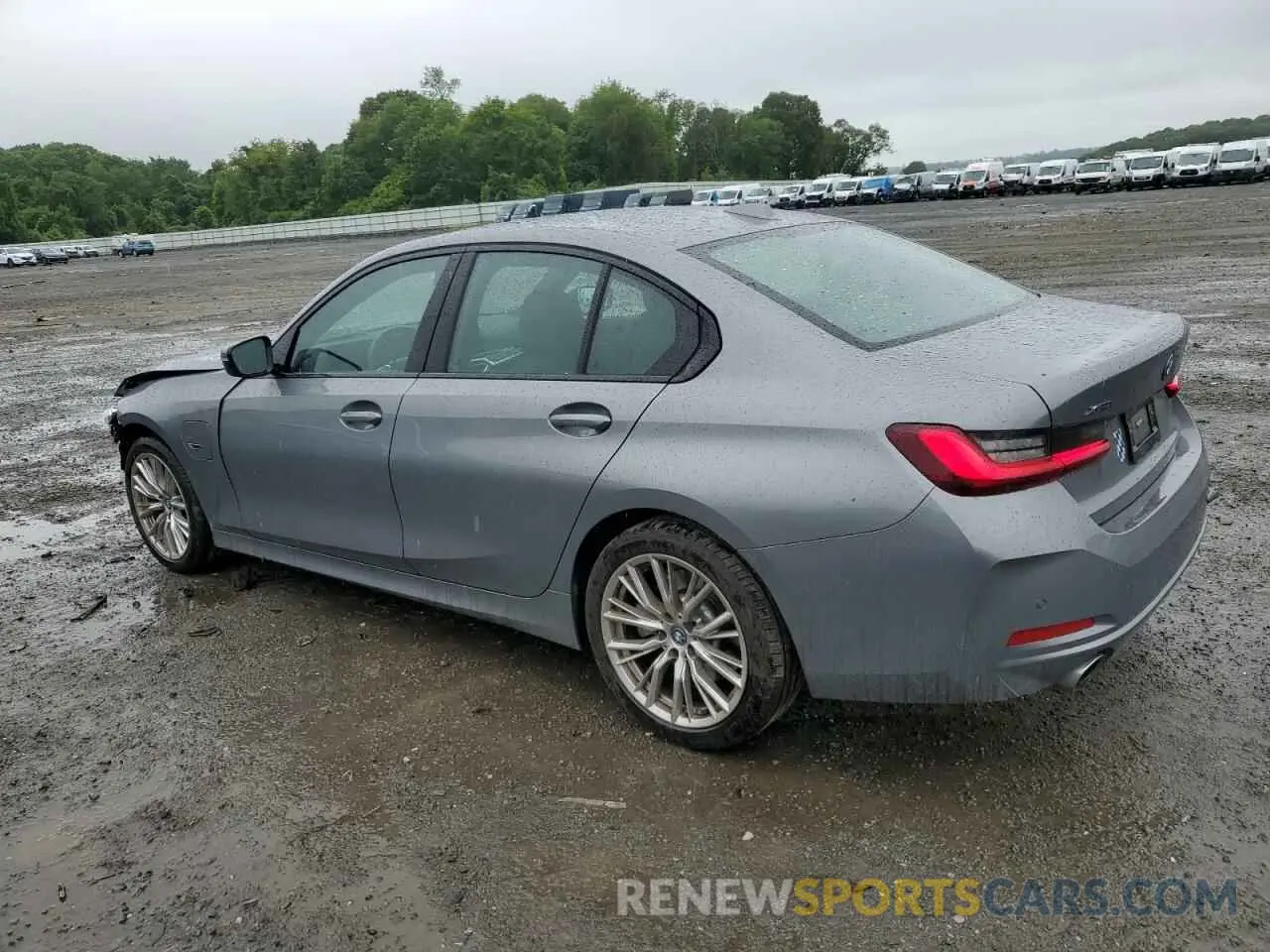 2 Photograph of a damaged car 3MW39FS0XP8D00628 BMW 3 SERIES 2023