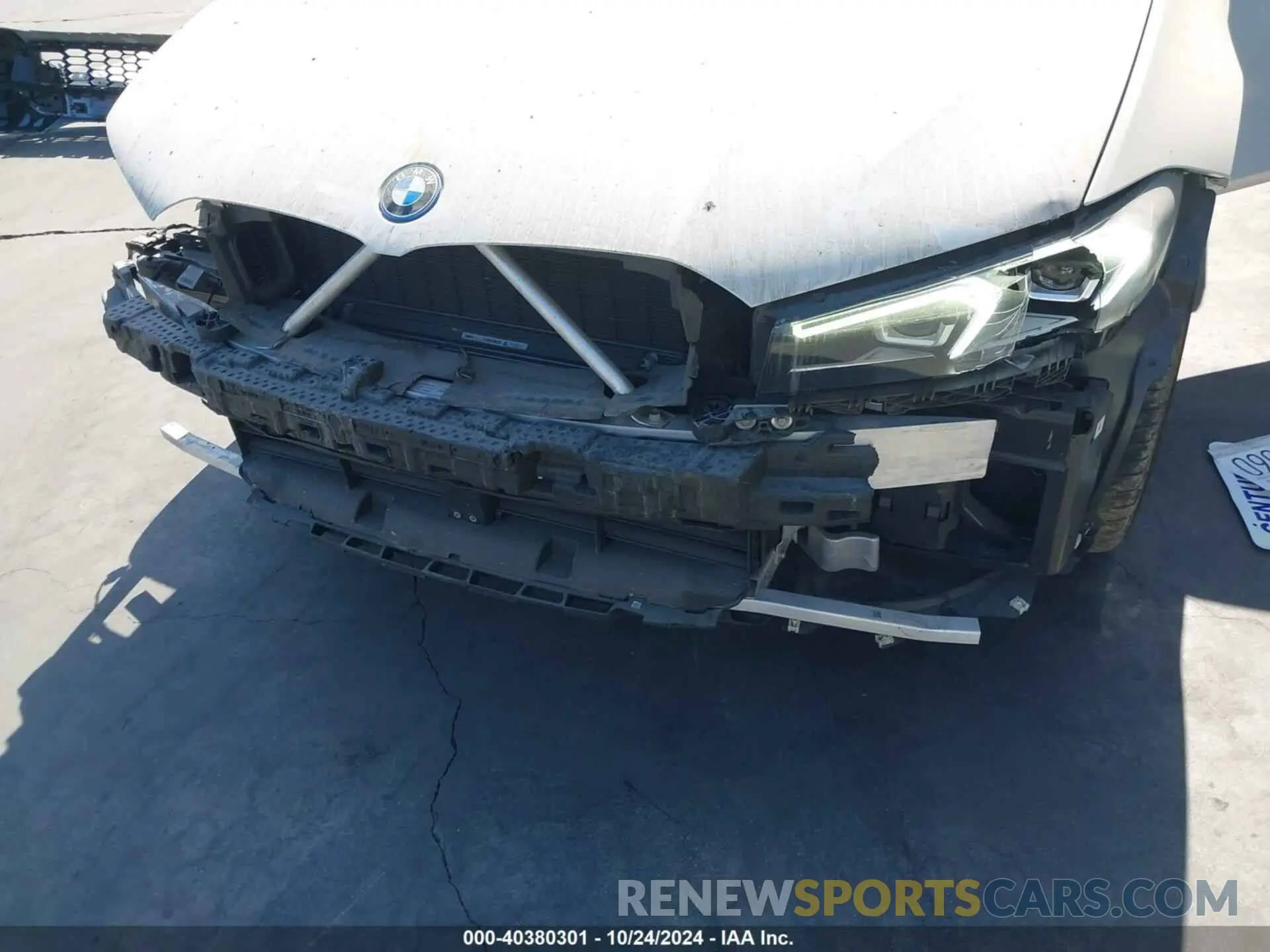 19 Photograph of a damaged car 3MW39FS0XP8D08065 BMW 3 SERIES 2023