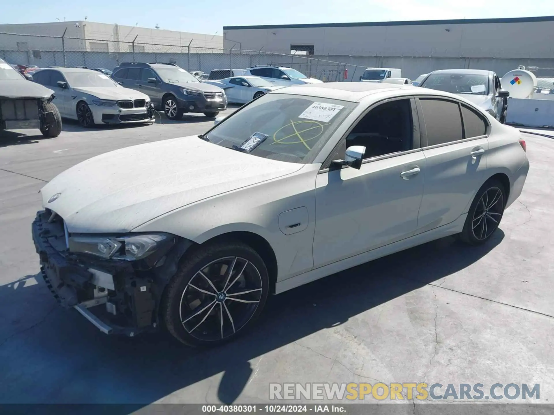2 Photograph of a damaged car 3MW39FS0XP8D08065 BMW 3 SERIES 2023
