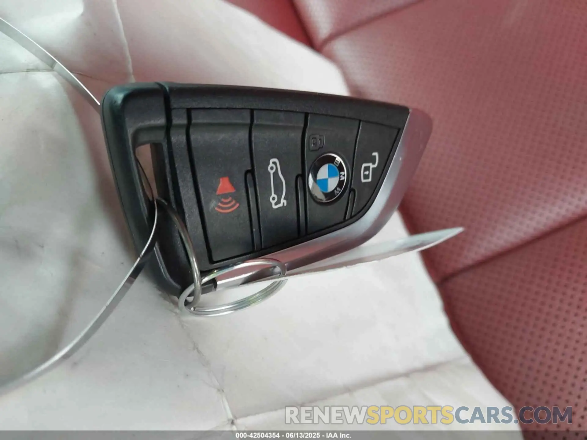 11 Photograph of a damaged car 3MW49FF08P8C88221 BMW 3 SERIES 2023