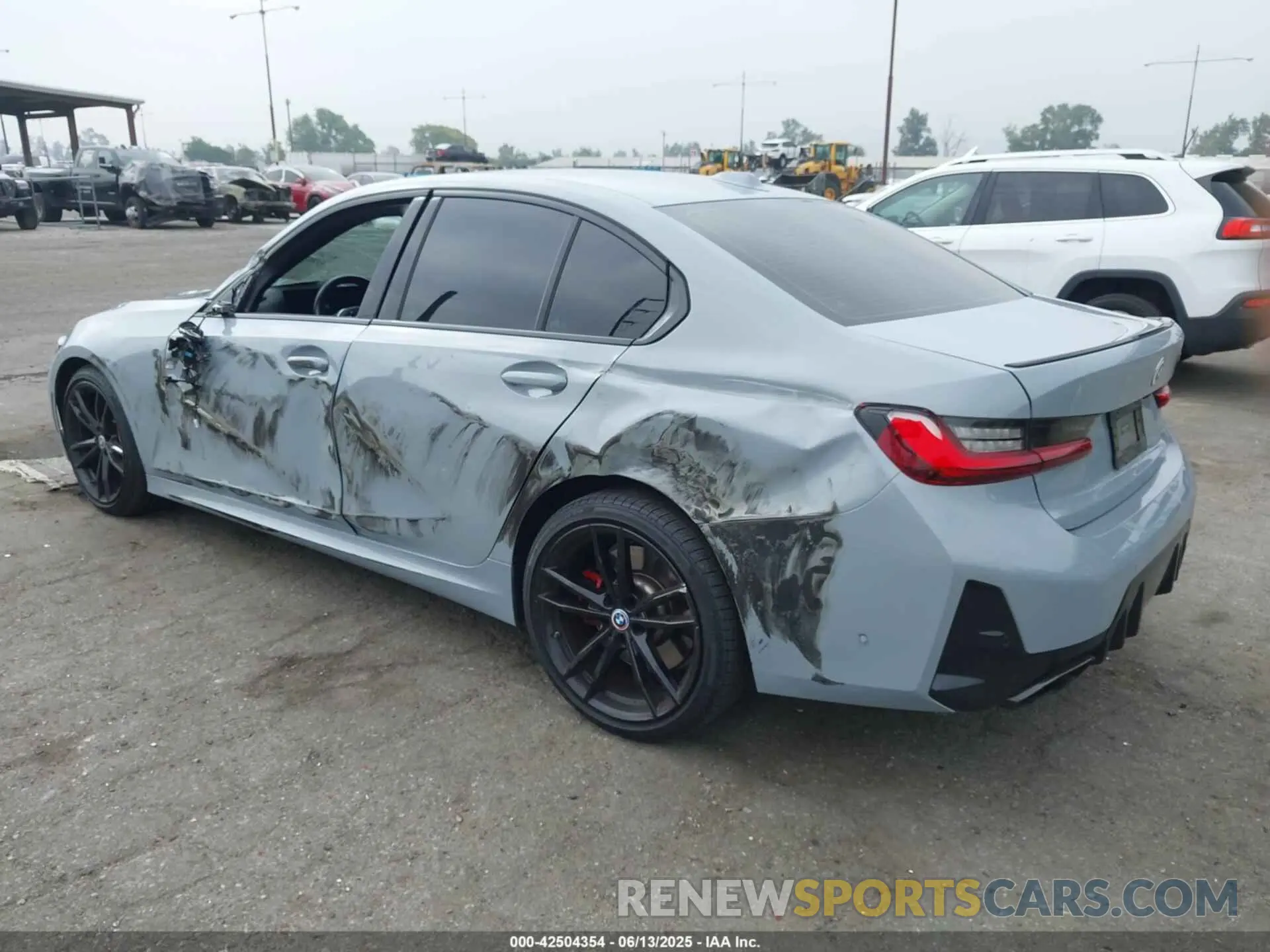 3 Photograph of a damaged car 3MW49FF08P8C88221 BMW 3 SERIES 2023