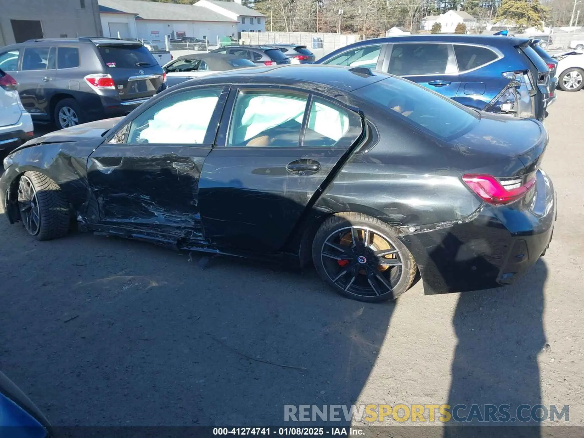 14 Photograph of a damaged car 3MW49FF08P8D12629 BMW 3 SERIES 2023