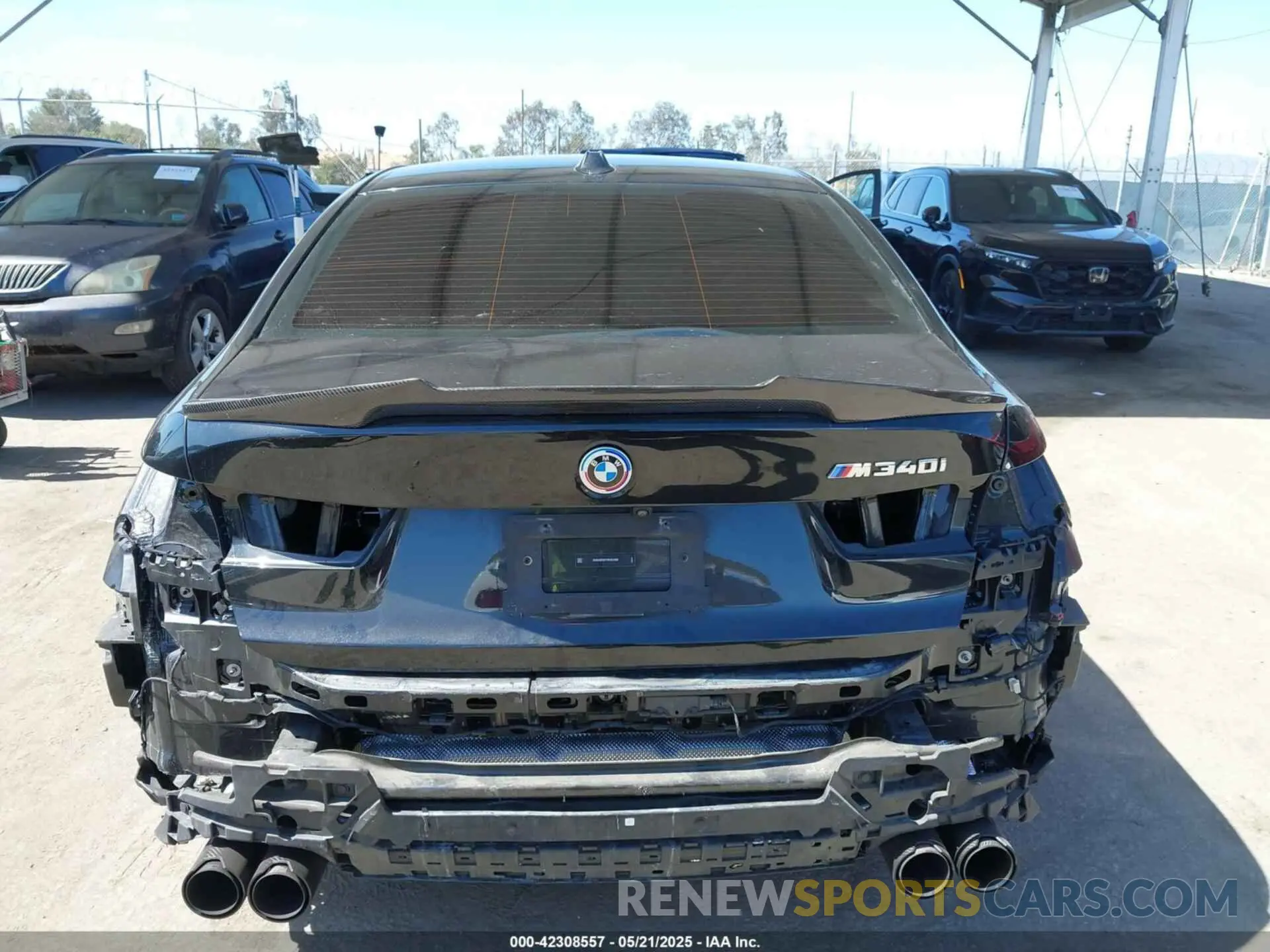 17 Photograph of a damaged car 3MW49FS01P8D52282 BMW 3 SERIES 2023