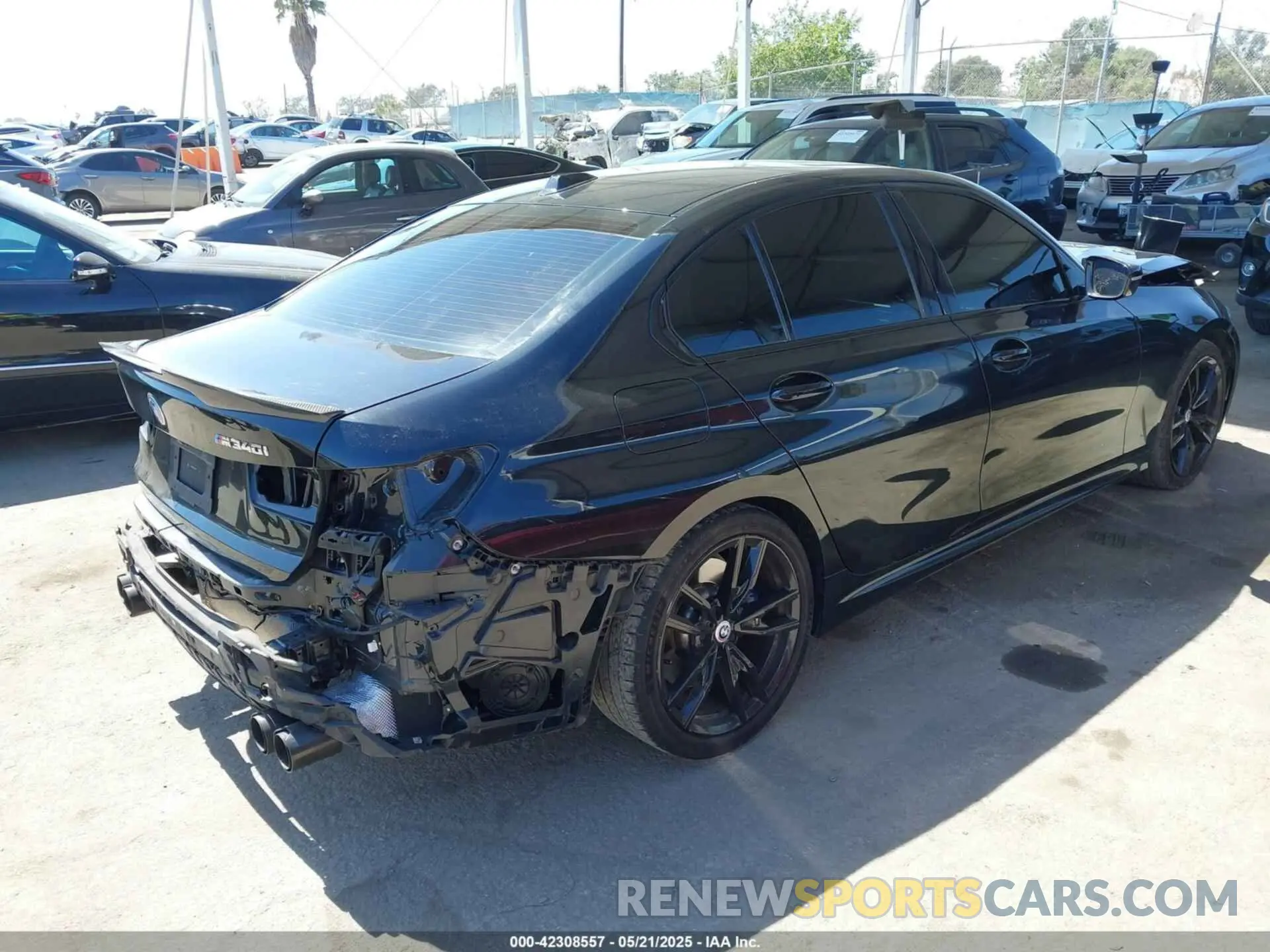 4 Photograph of a damaged car 3MW49FS01P8D52282 BMW 3 SERIES 2023