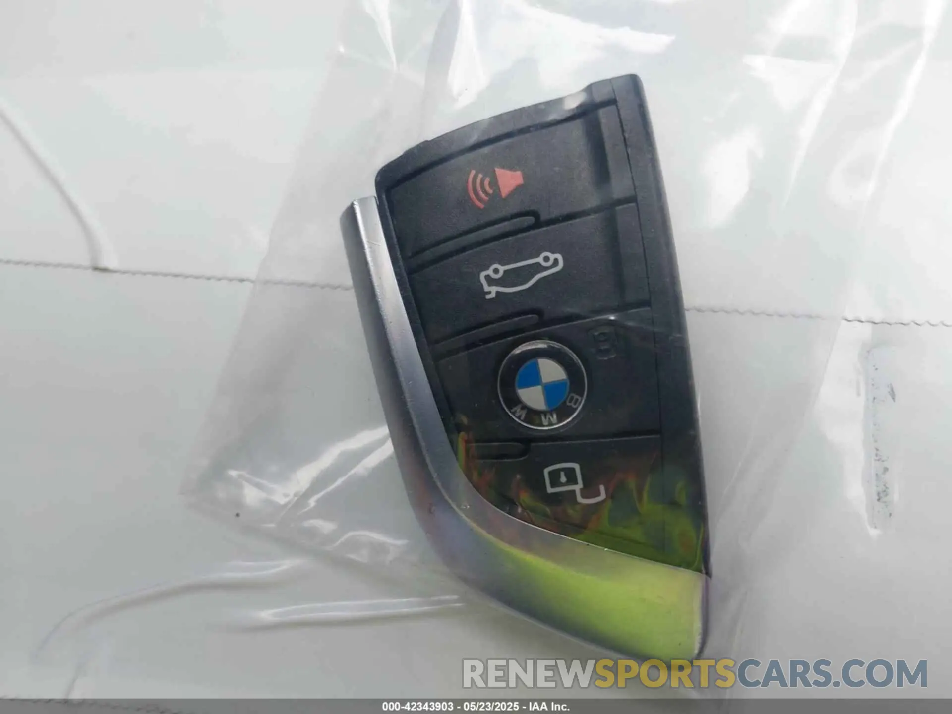 11 Photograph of a damaged car 3MW49FS02P8C98779 BMW 3 SERIES 2023